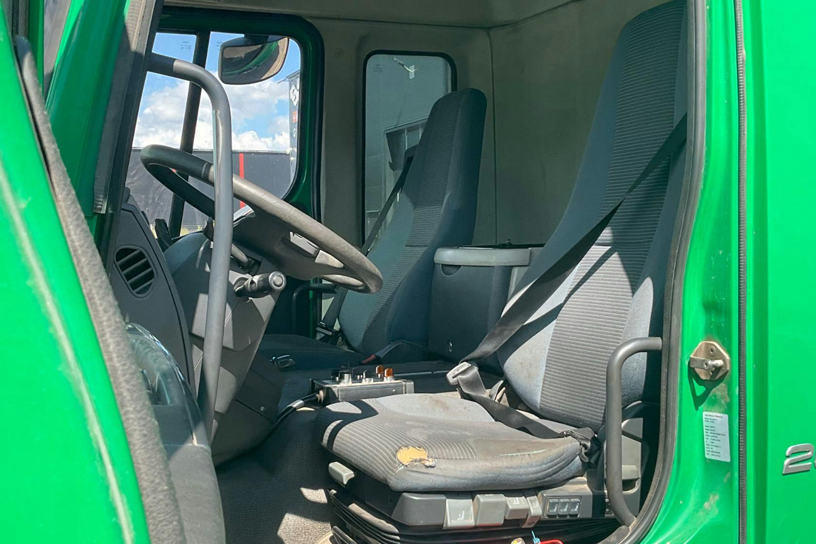 Volvo FL260 - 342 804 km - Automaattinen - vihreä - 2014