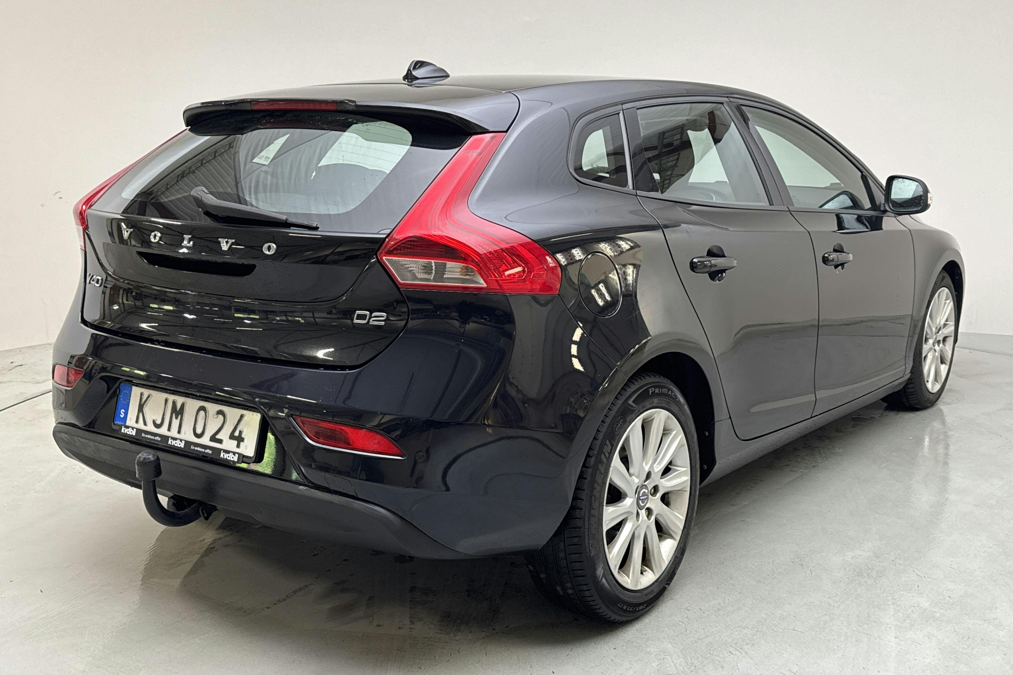 Volvo V40 D2 (115hk) - 18 503 mil - Manuell - svart - 2014