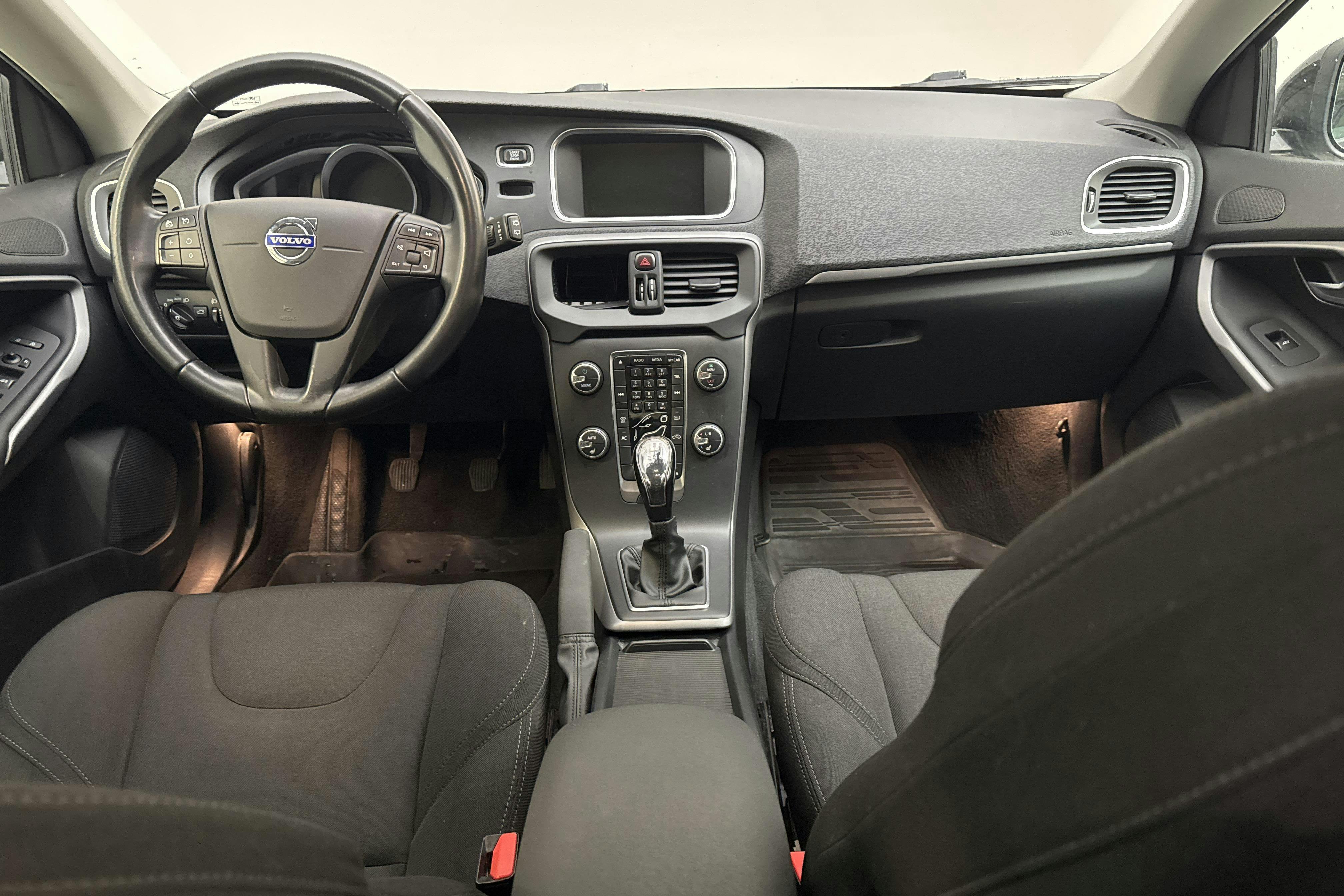 Volvo V40 D2 (115hk) - 18 503 mil - Manuell - svart - 2014
