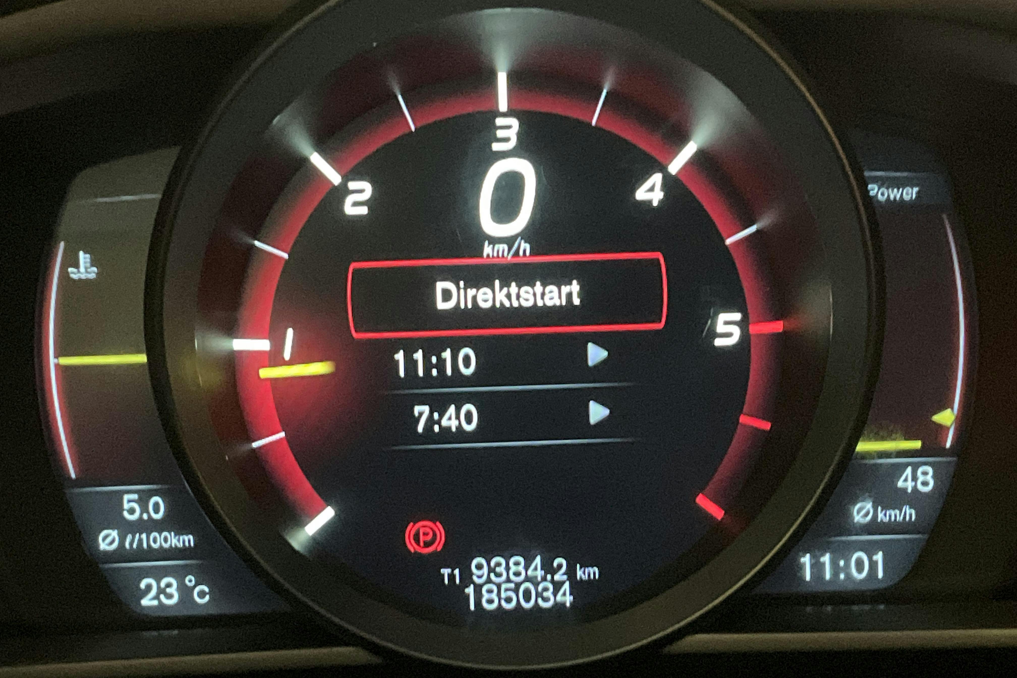 Volvo V40 D2 (115hk) - 18 503 mil - Manuell - svart - 2014