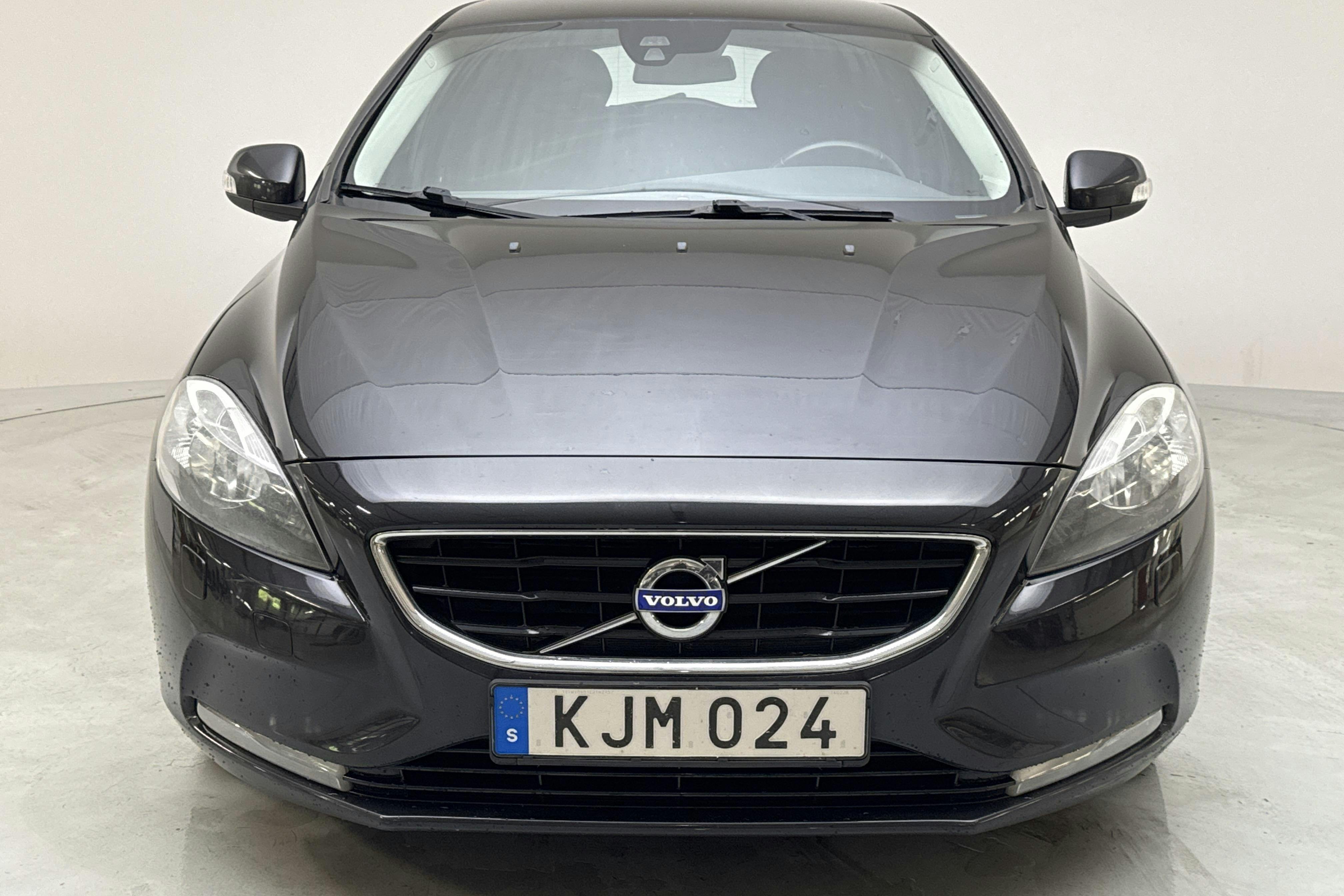 Volvo V40 D2 (115hk) - 18 503 mil - Manuell - svart - 2014