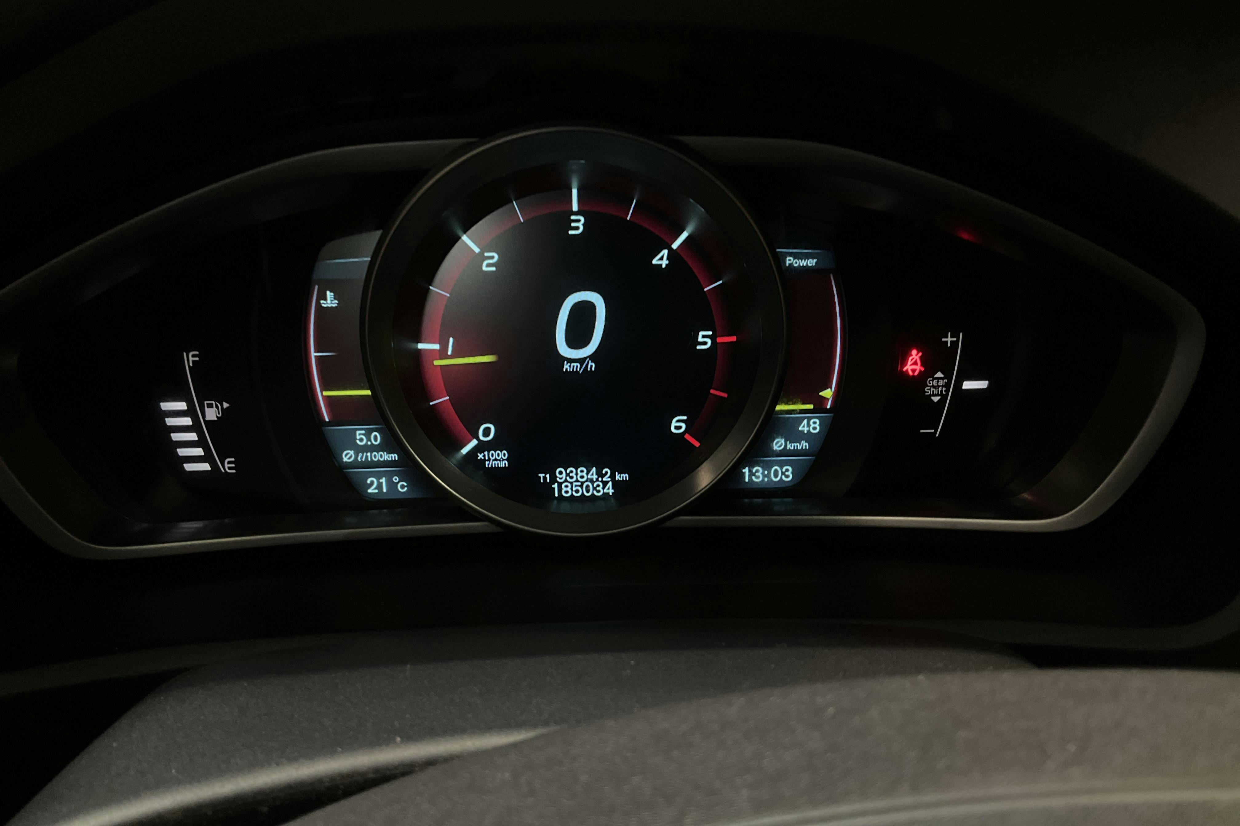 Volvo V40 D2 (115hk) - 18 503 mil - Manuell - svart - 2014