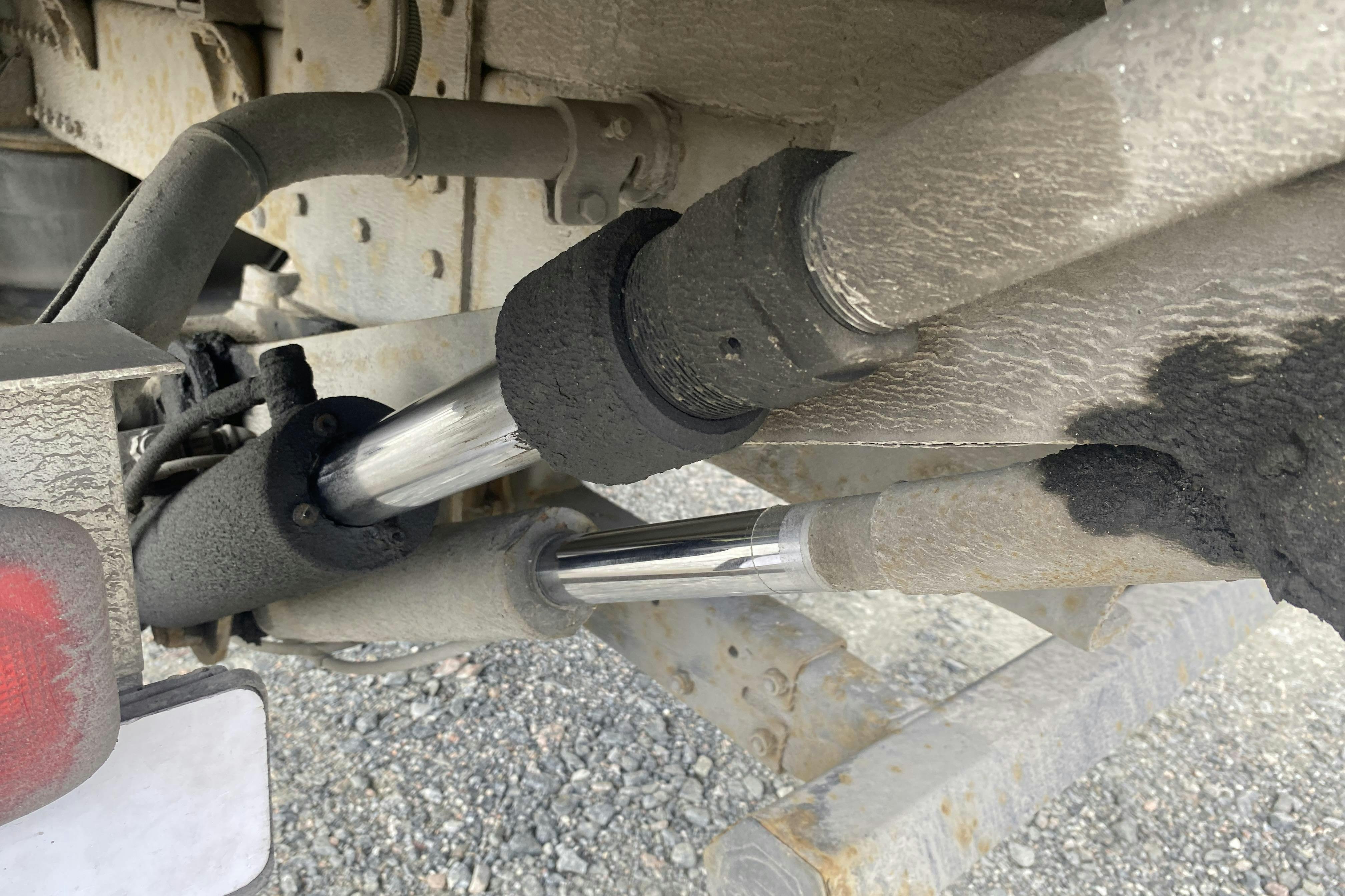 VOLVO FL240 - 267 444 km - Automat - vit - 2011