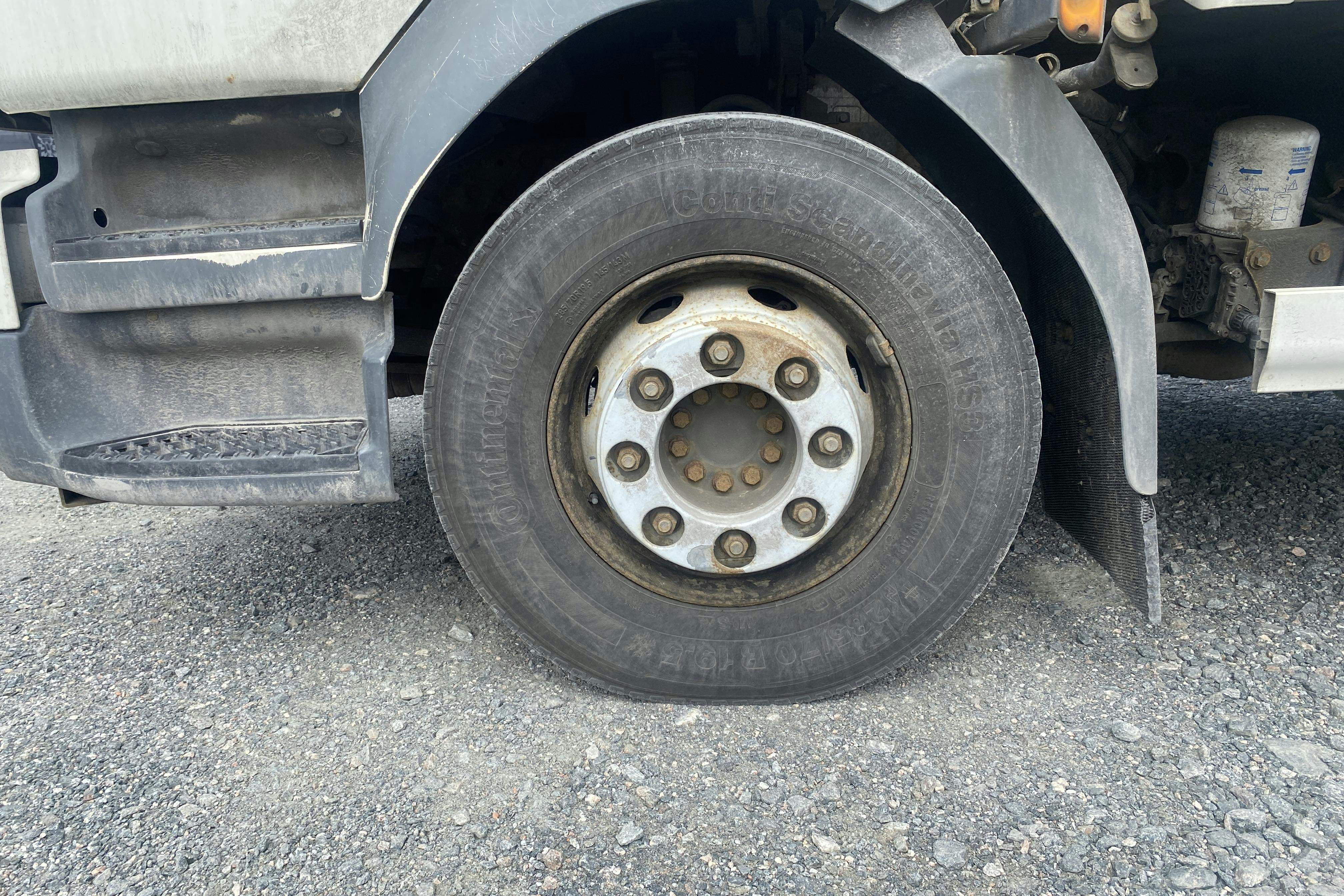 VOLVO FL240 - 267 444 km - Automat - vit - 2011