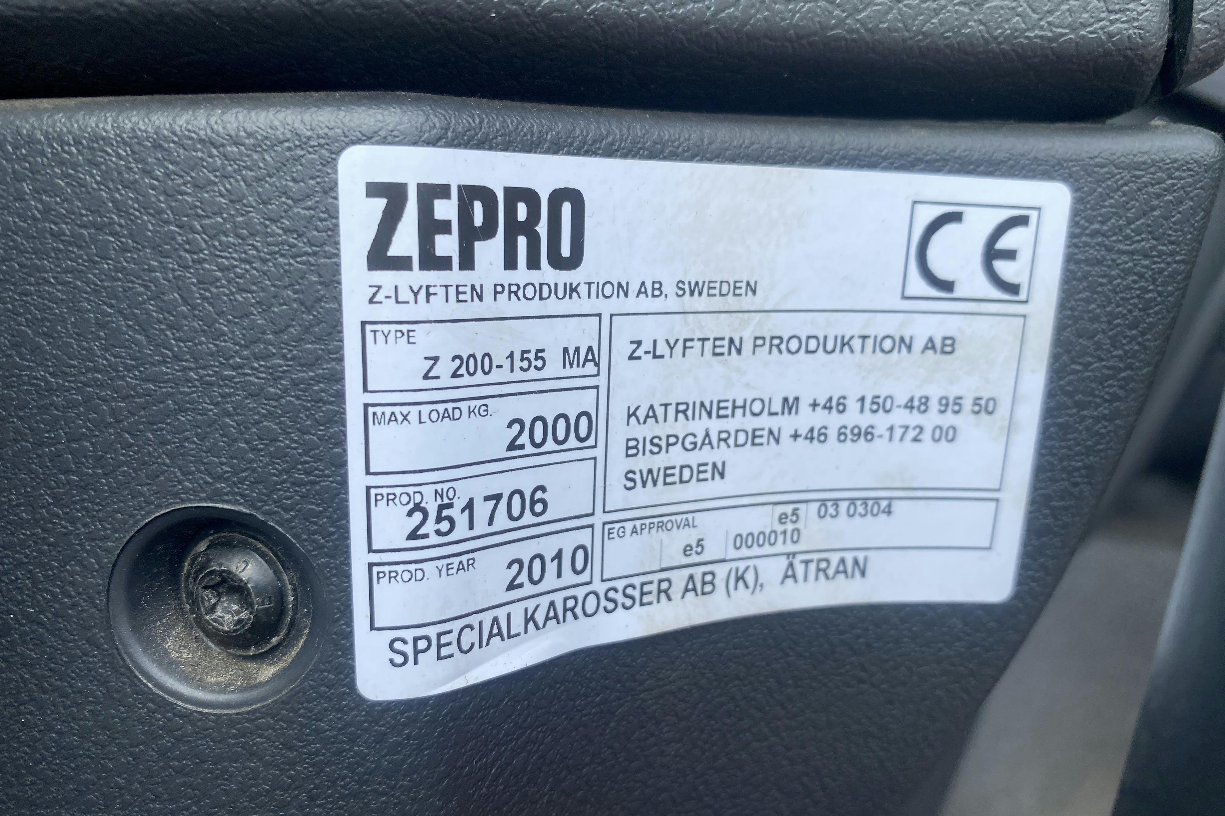 VOLVO FL240 - 267 444 km - Automat - vit - 2011