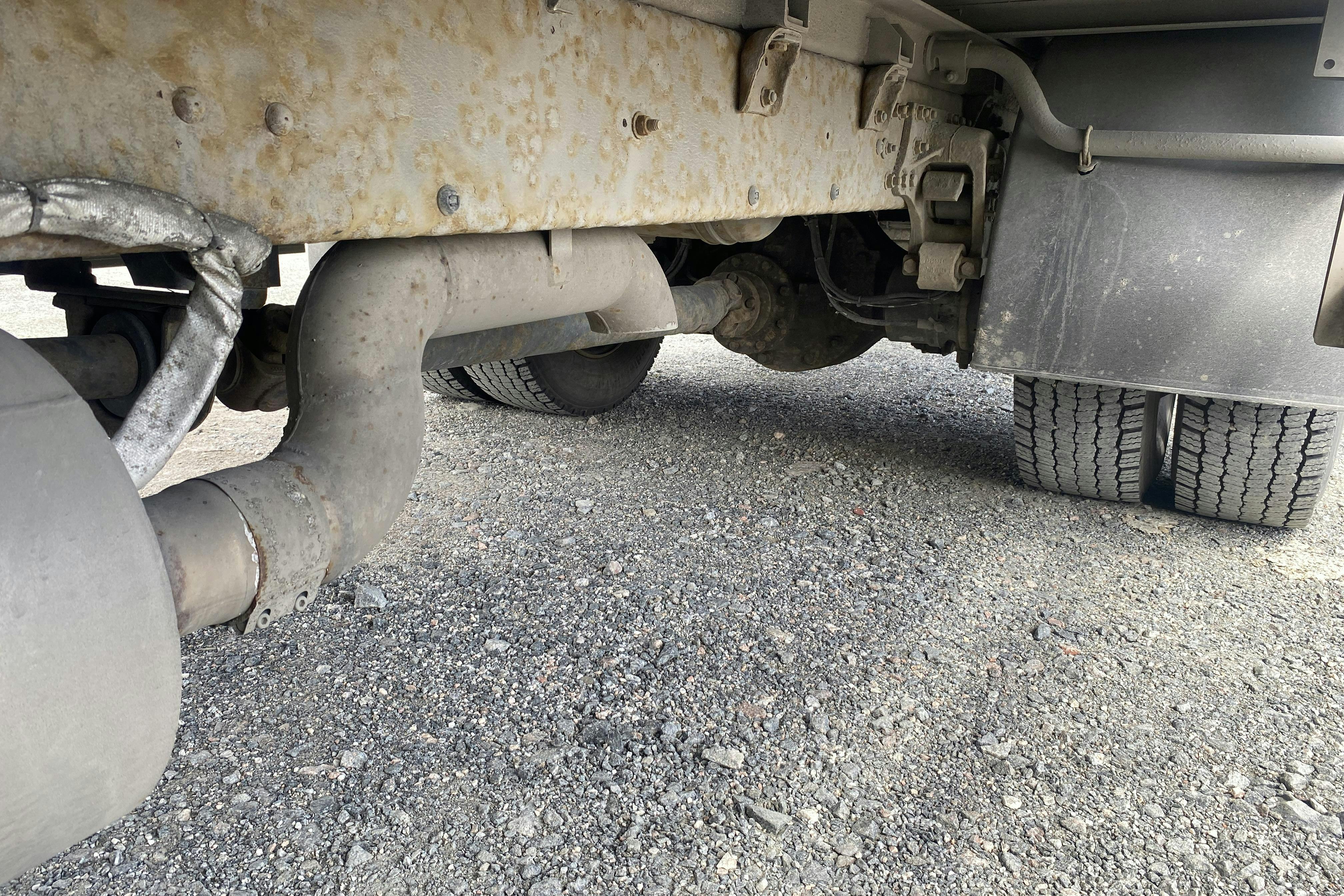 VOLVO FL240 - 267 444 km - Automat - vit - 2011