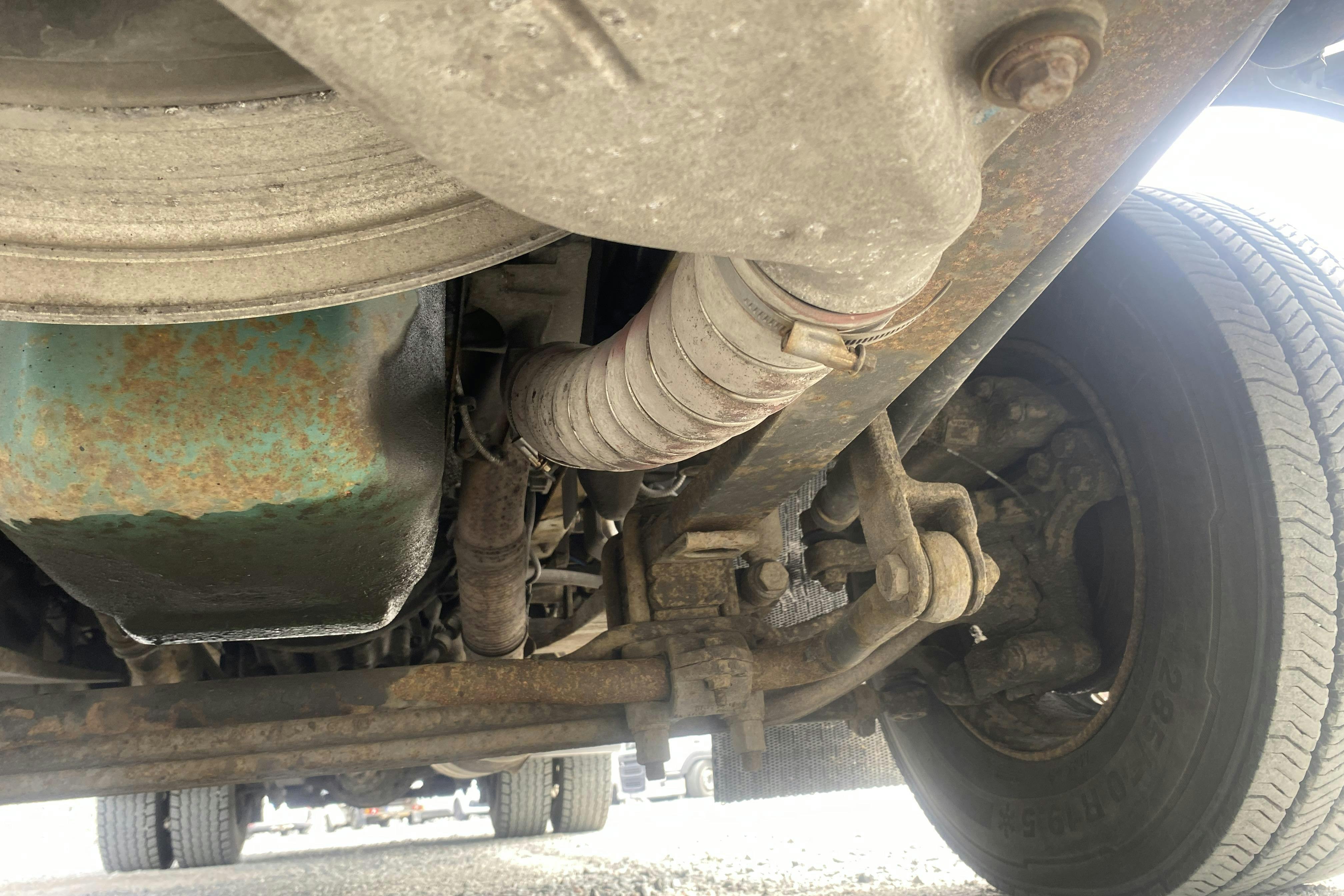 VOLVO FL240 - 267 444 km - Automat - vit - 2011