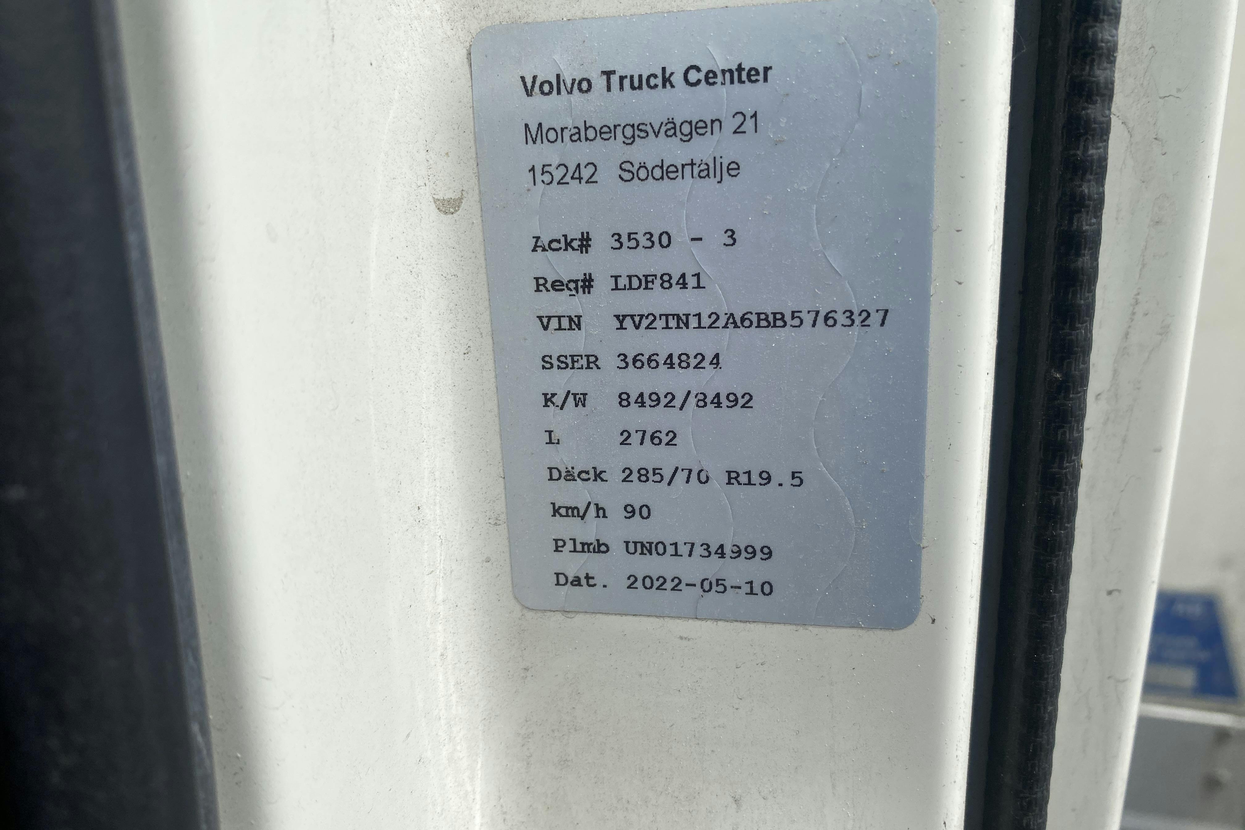 VOLVO FL240 - 267 444 km - Automat - vit - 2011