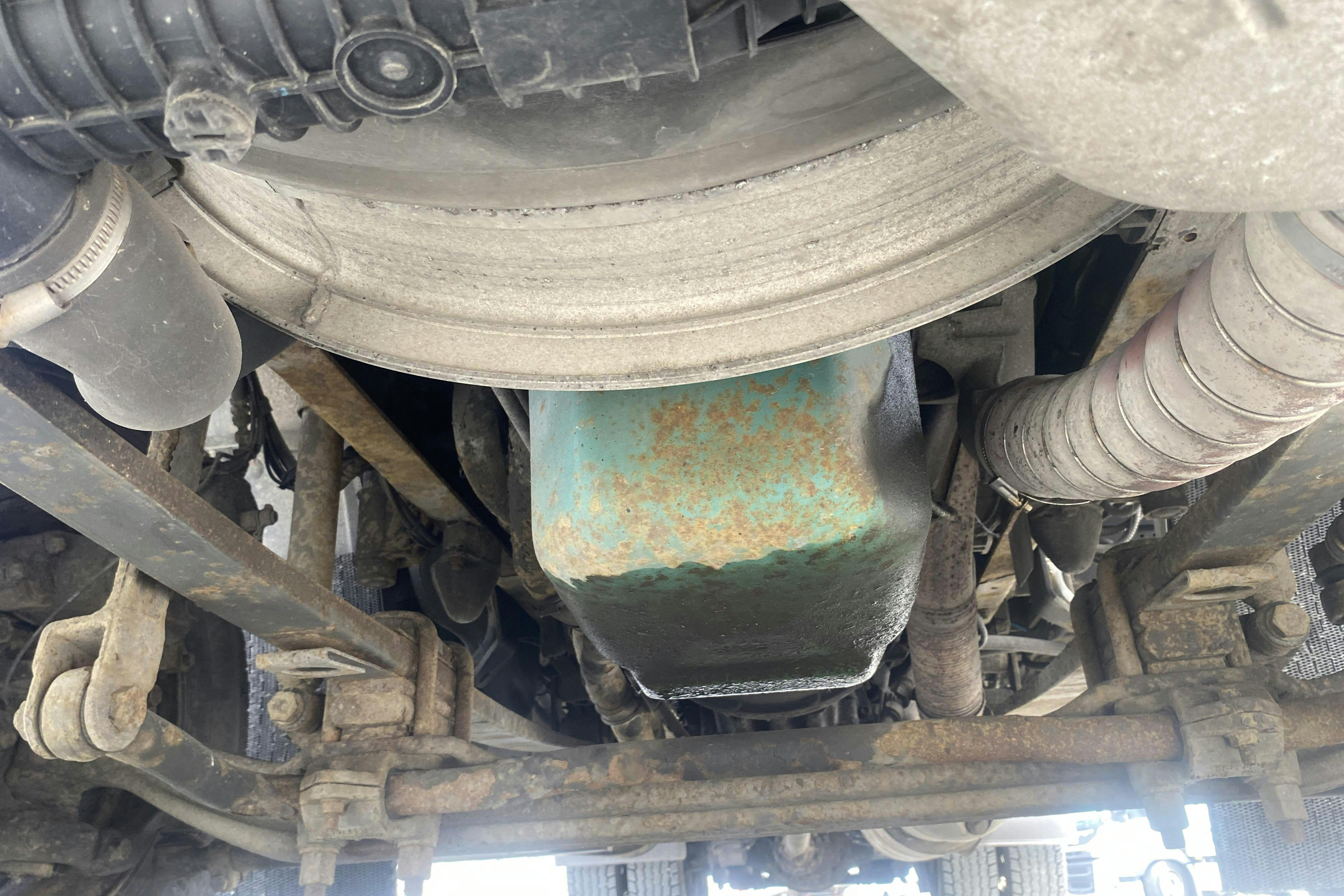 VOLVO FL240 - 267 444 km - Automat - vit - 2011