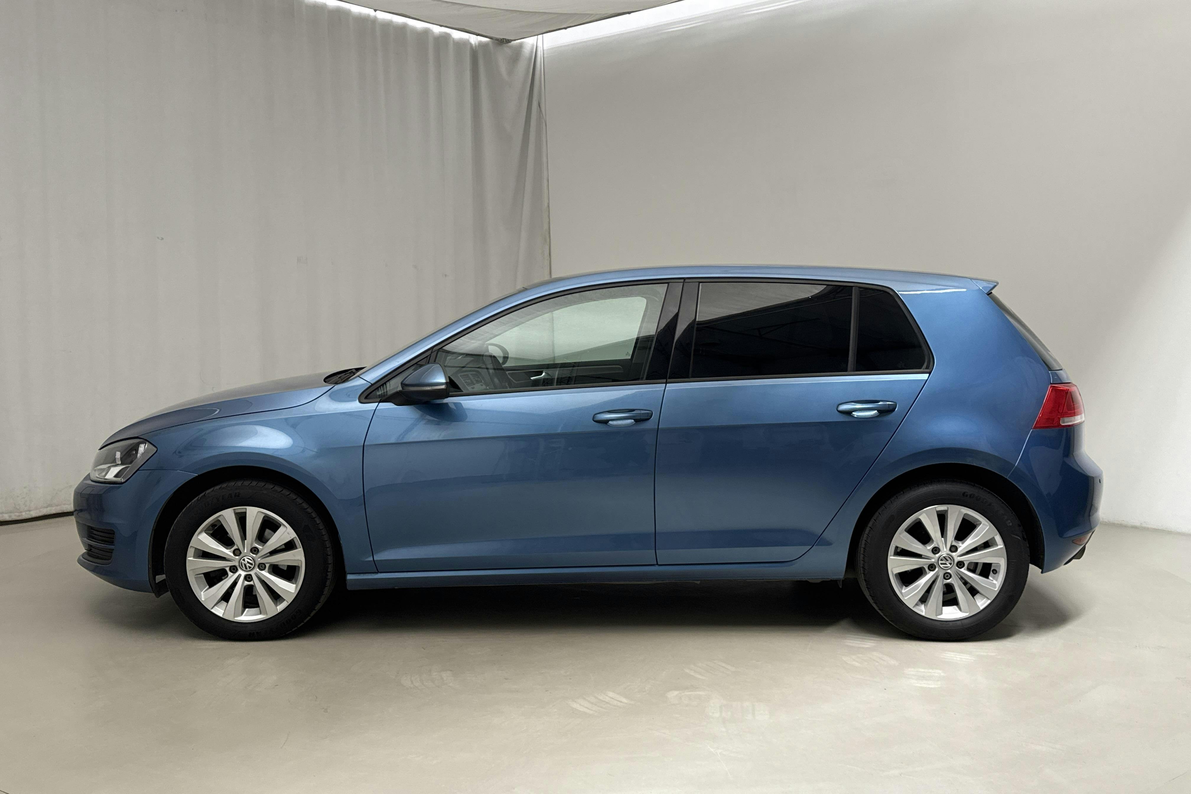 VW Golf VII 1.2 TSI 5dr (105hk) - 134 240 km - Automatic - blue - 2015