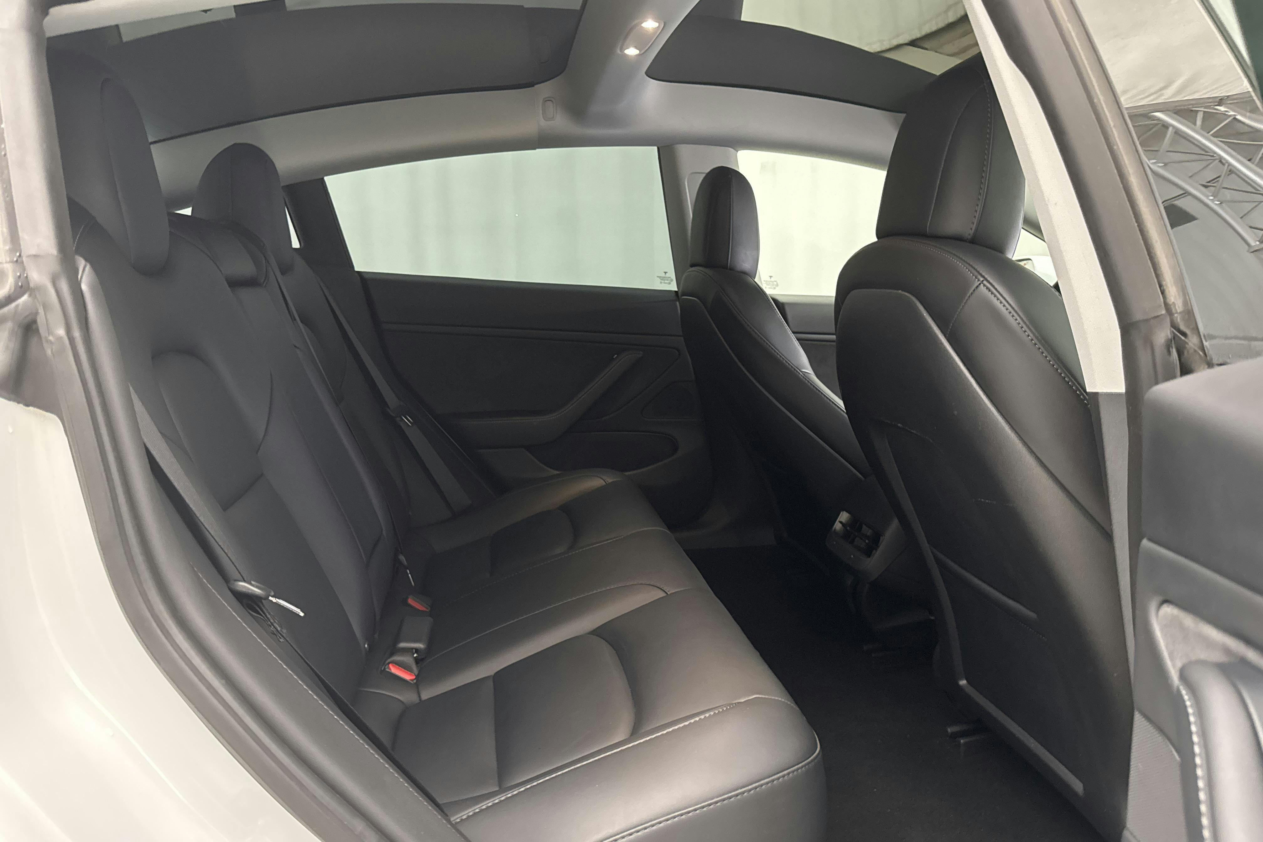 Tesla Model 3 Long Range Dual Motor AWD - 8 468 mil - Automat - vit - 2021