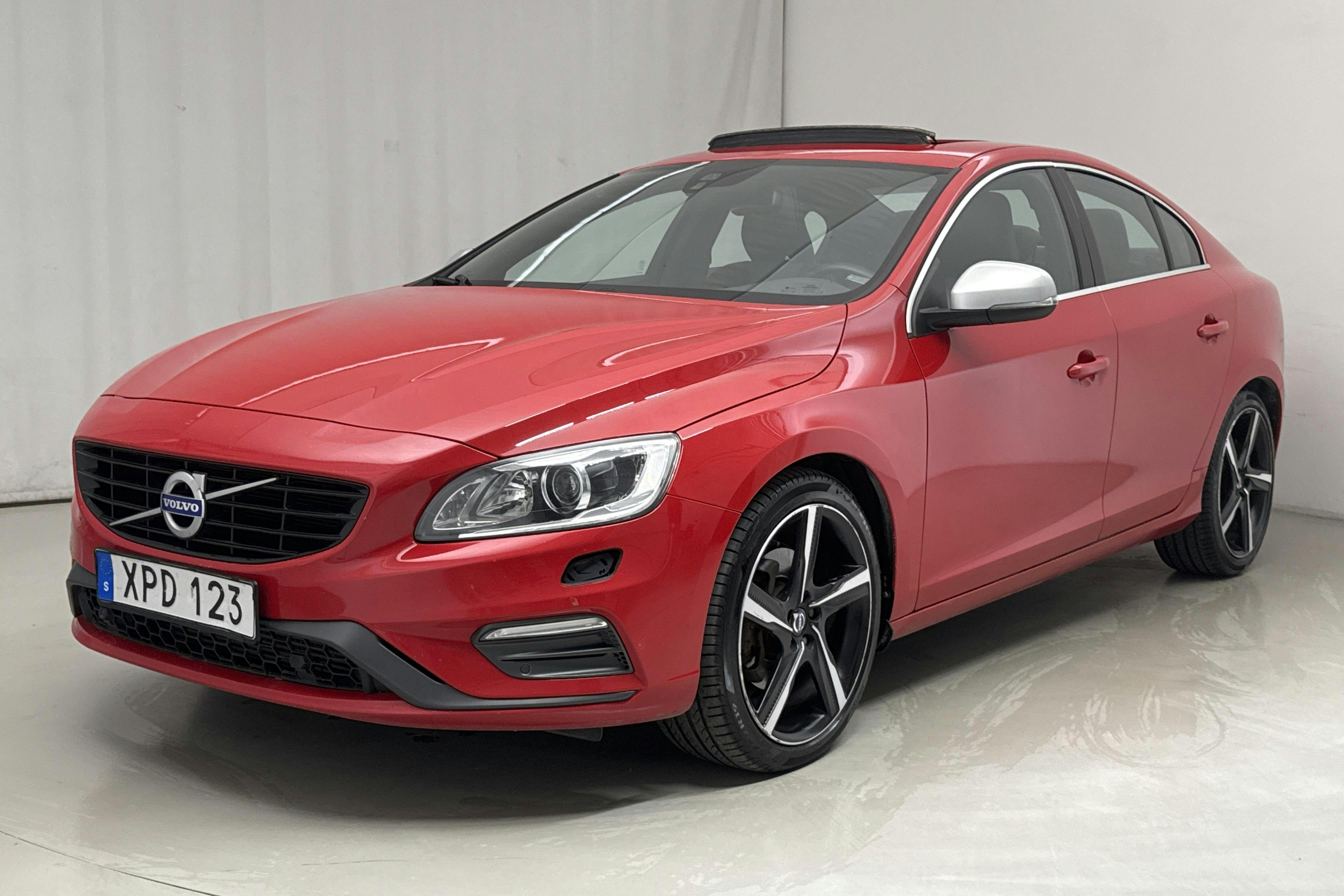 Volvo S60 D4 AWD (190hk) - 9 567 mil - Automat - röd - 2016