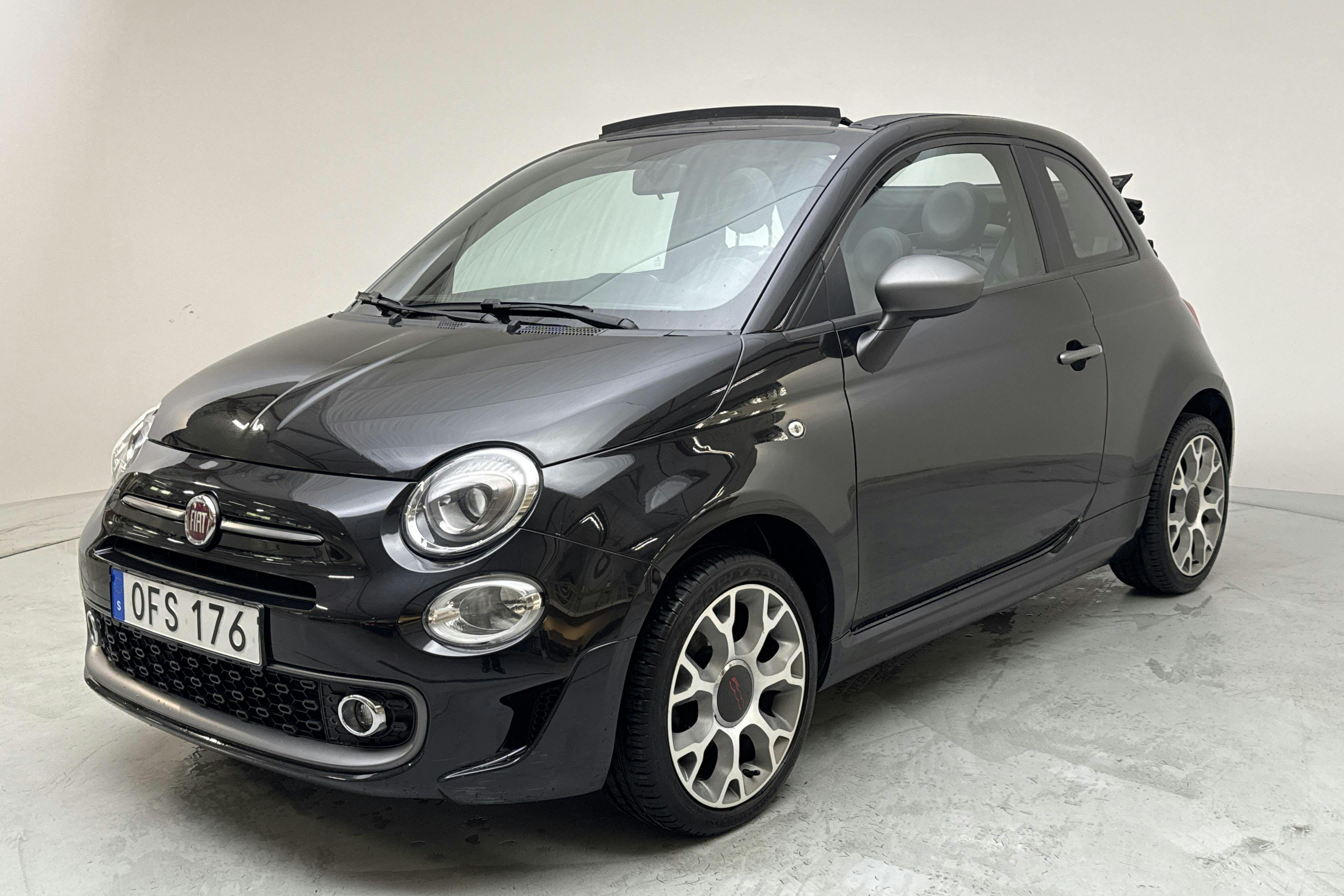 Fiat 500C 1.2 (69hk) - 5 386 mil - Manuell - svart - 2017