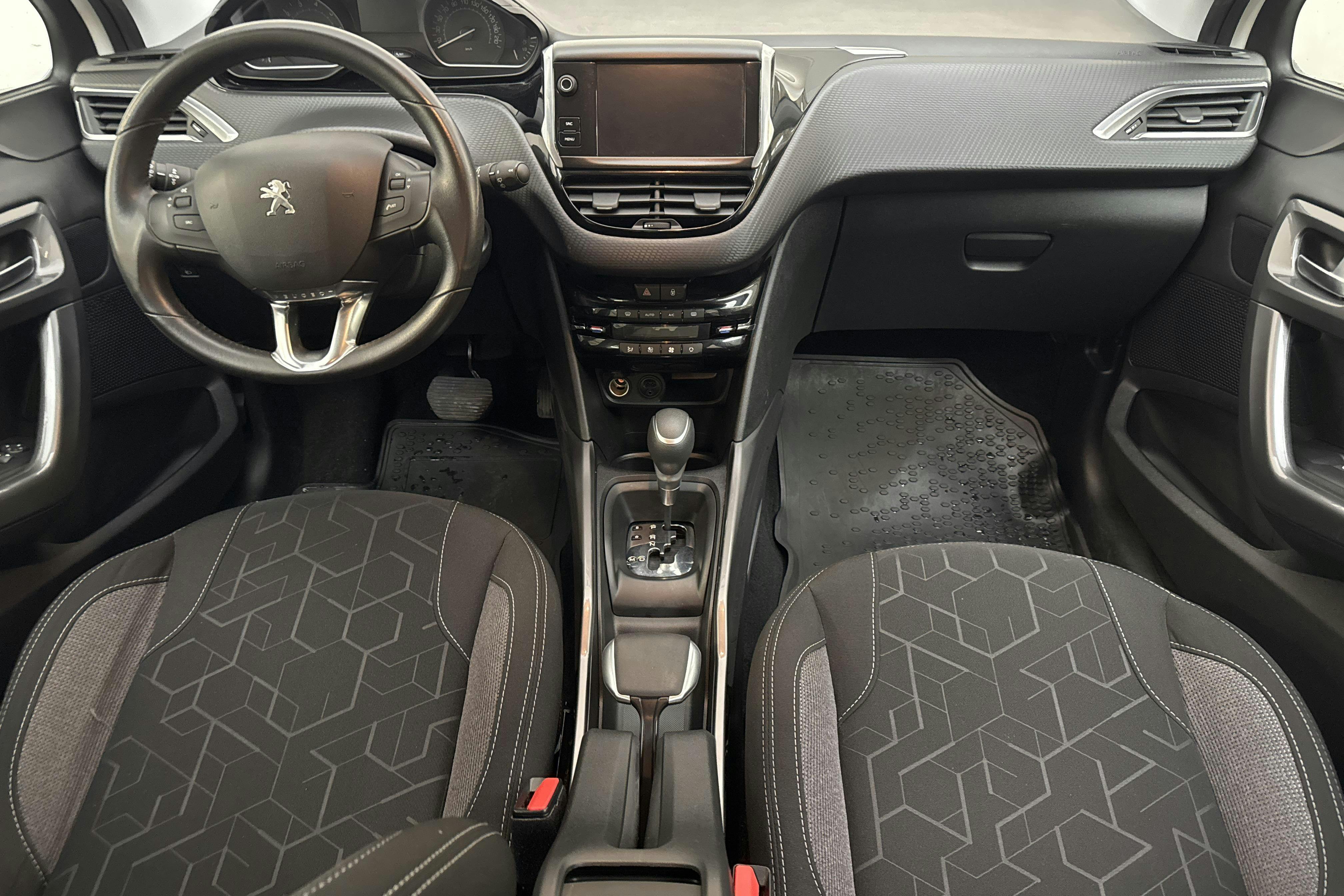 Peugeot 2008 1.2 PureTech (110hk) - 3 919 mil - Automat - 2018