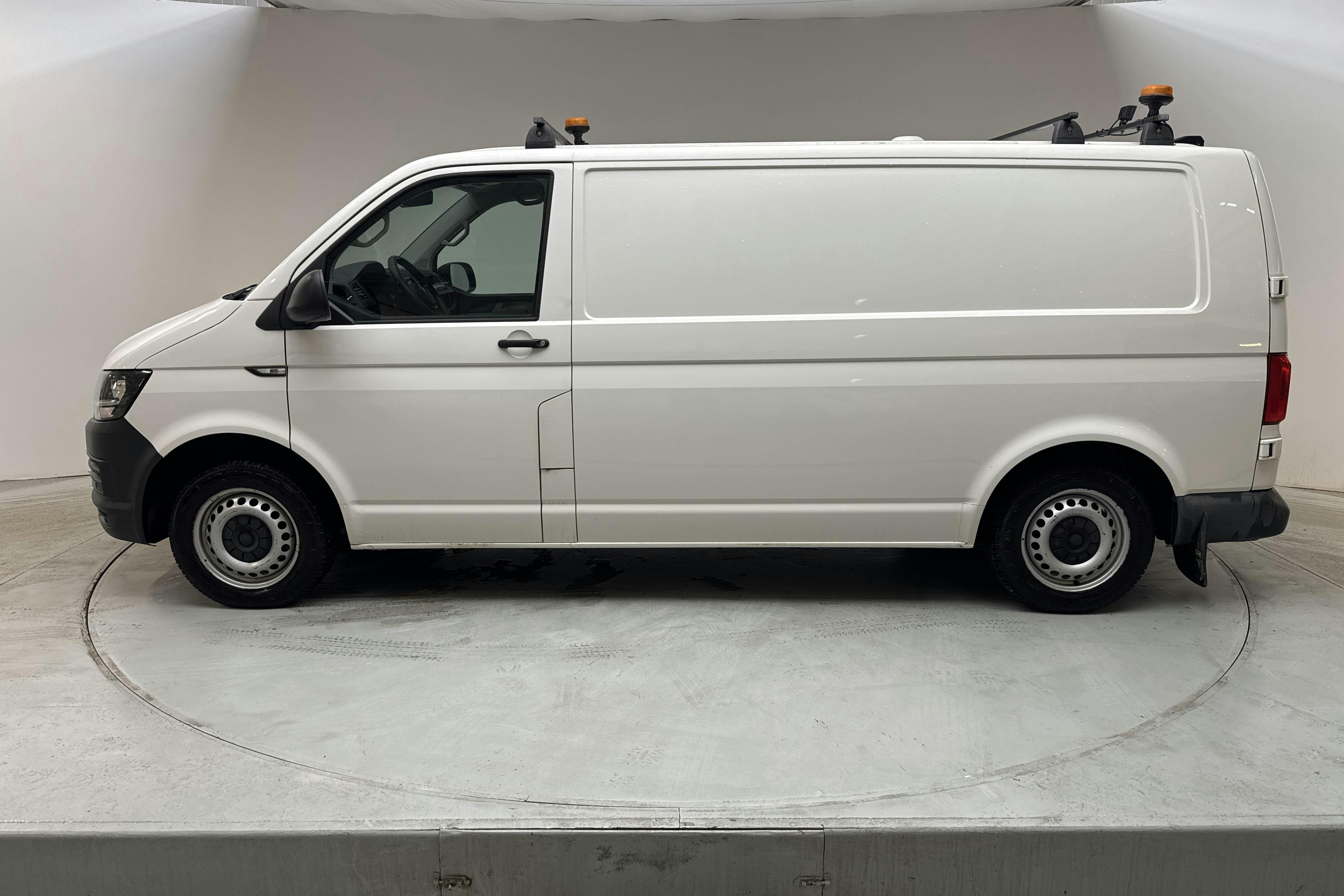 VW Transporter T6 2.0 TDI BMT Skåp 4MOTION (150hk) - 16 502 mil - Manuell - vit - 2016