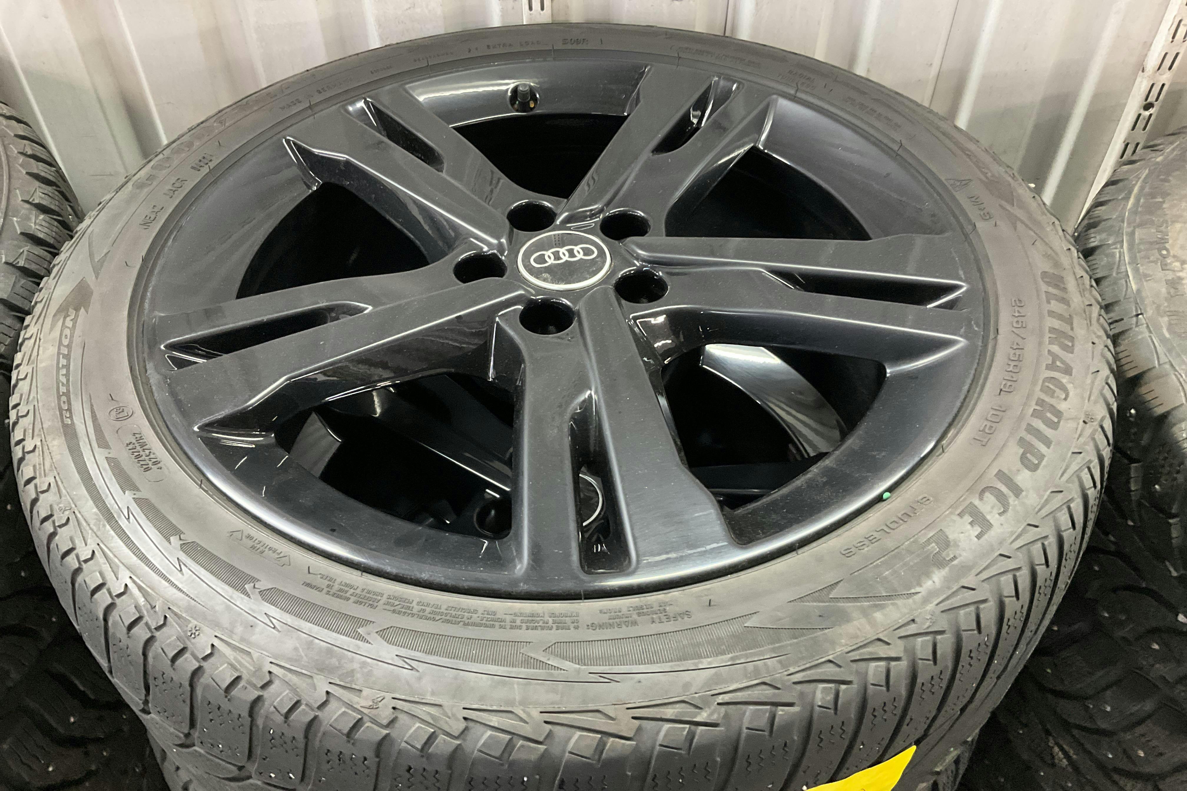 Audi A6 Avant 55 TFSI e quattro (367hk) - 15 947 mil - Automat - svart - 2022
