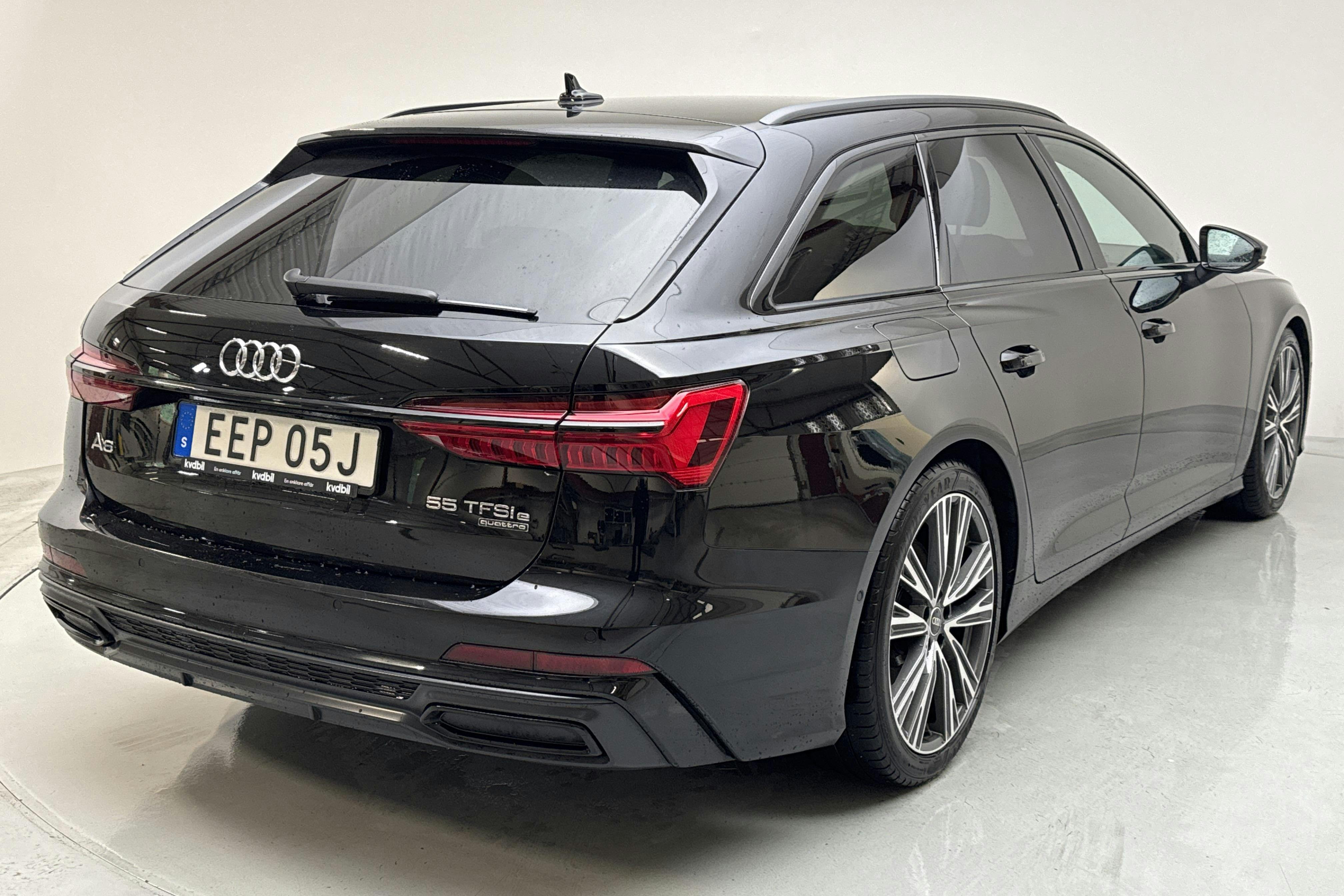 Audi A6 Avant 55 TFSI e quattro (367hk) - 15 947 mil - Automat - svart - 2022