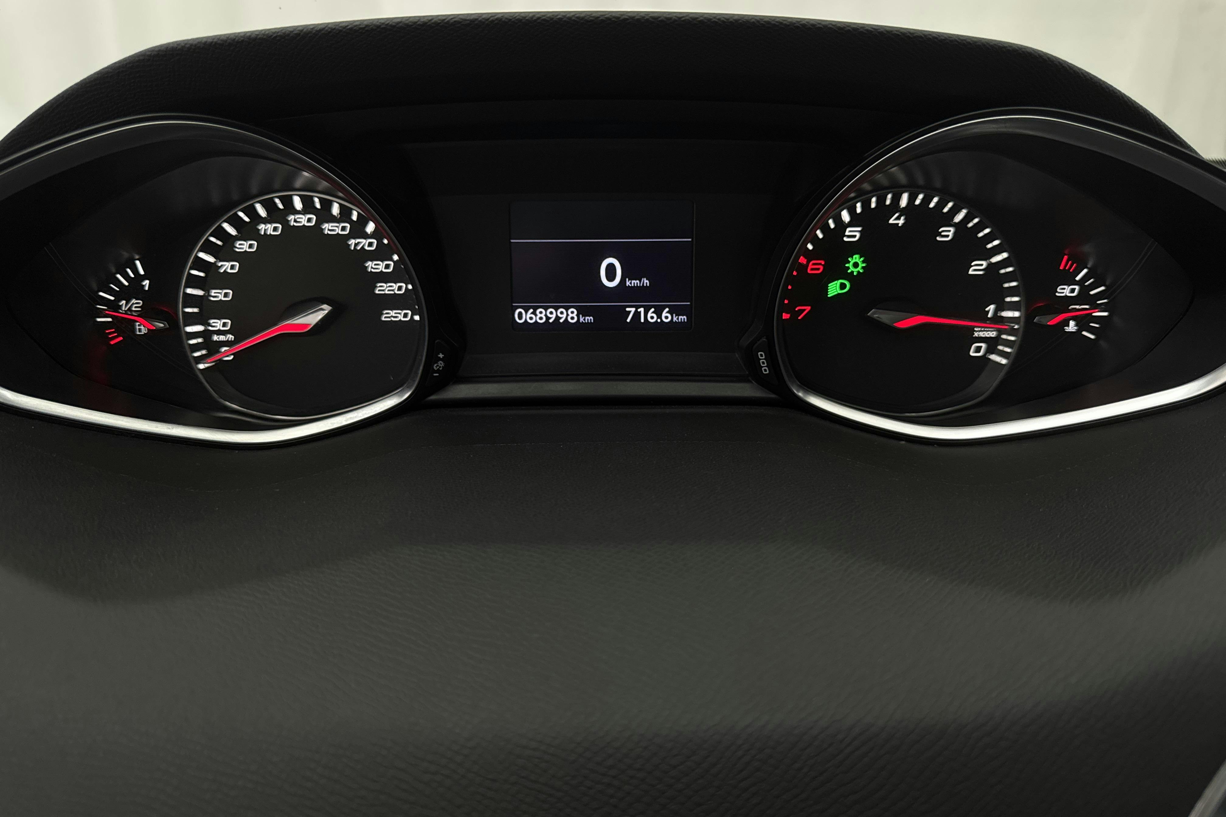 Peugeot 308 1.6 Turbo (125hk) - 6 900 mil - Manuell - brun - 2014