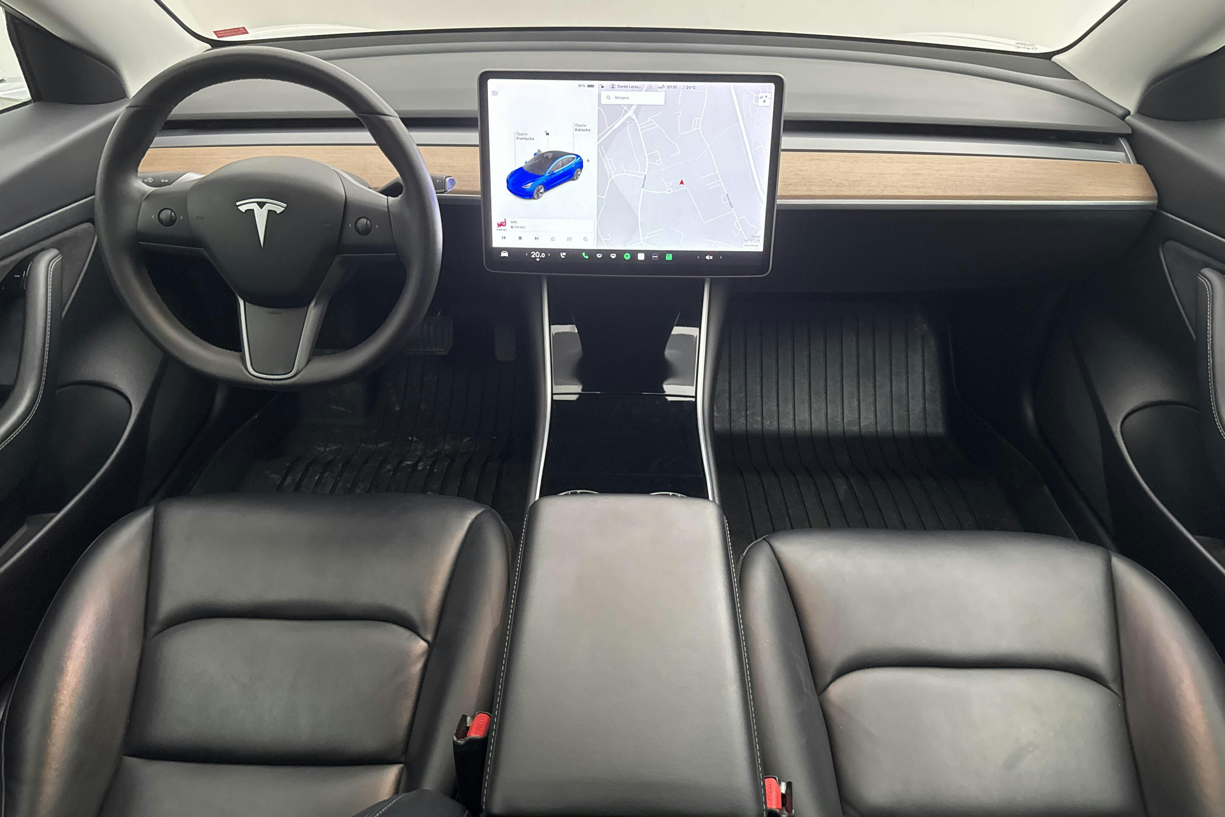 Tesla Model 3 Standard Range RWD - 11 856 mil - Automat - vit - 2020