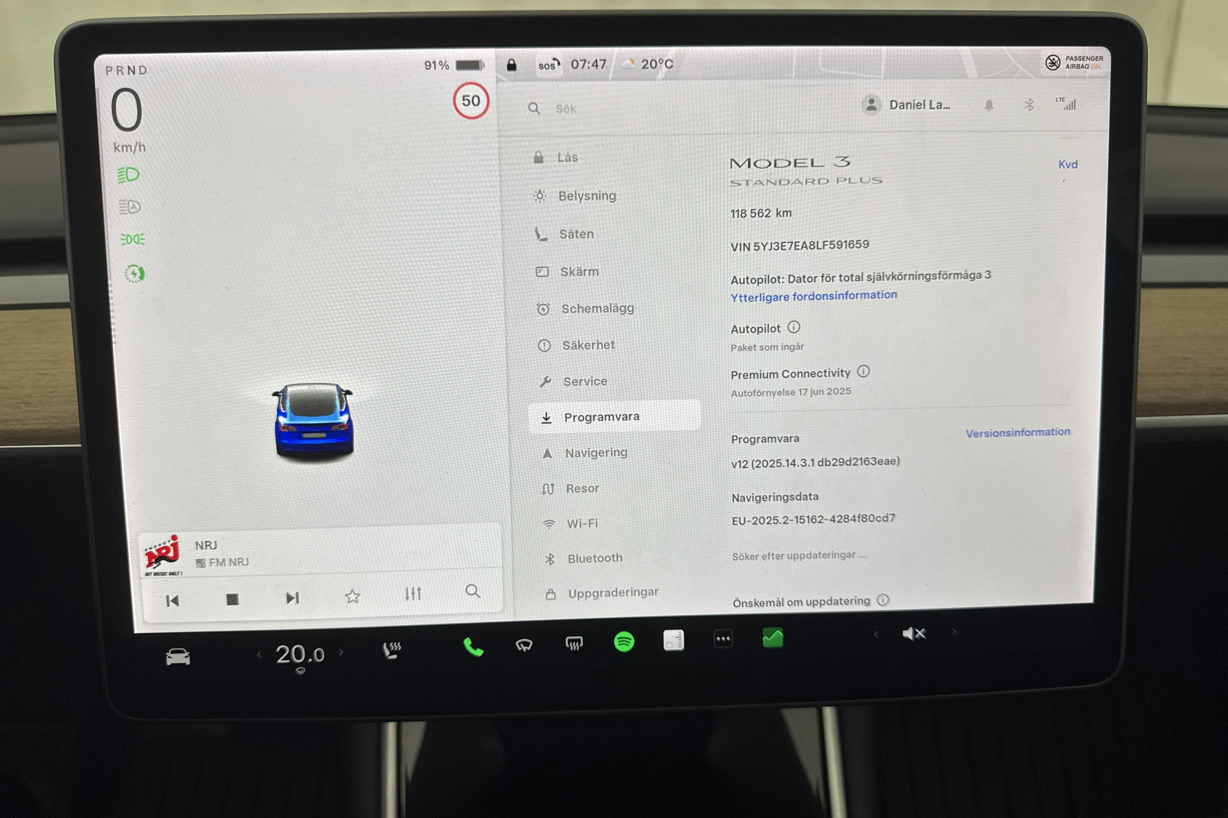 Tesla Model 3 Standard Range RWD - 11 856 mil - Automat - vit - 2020