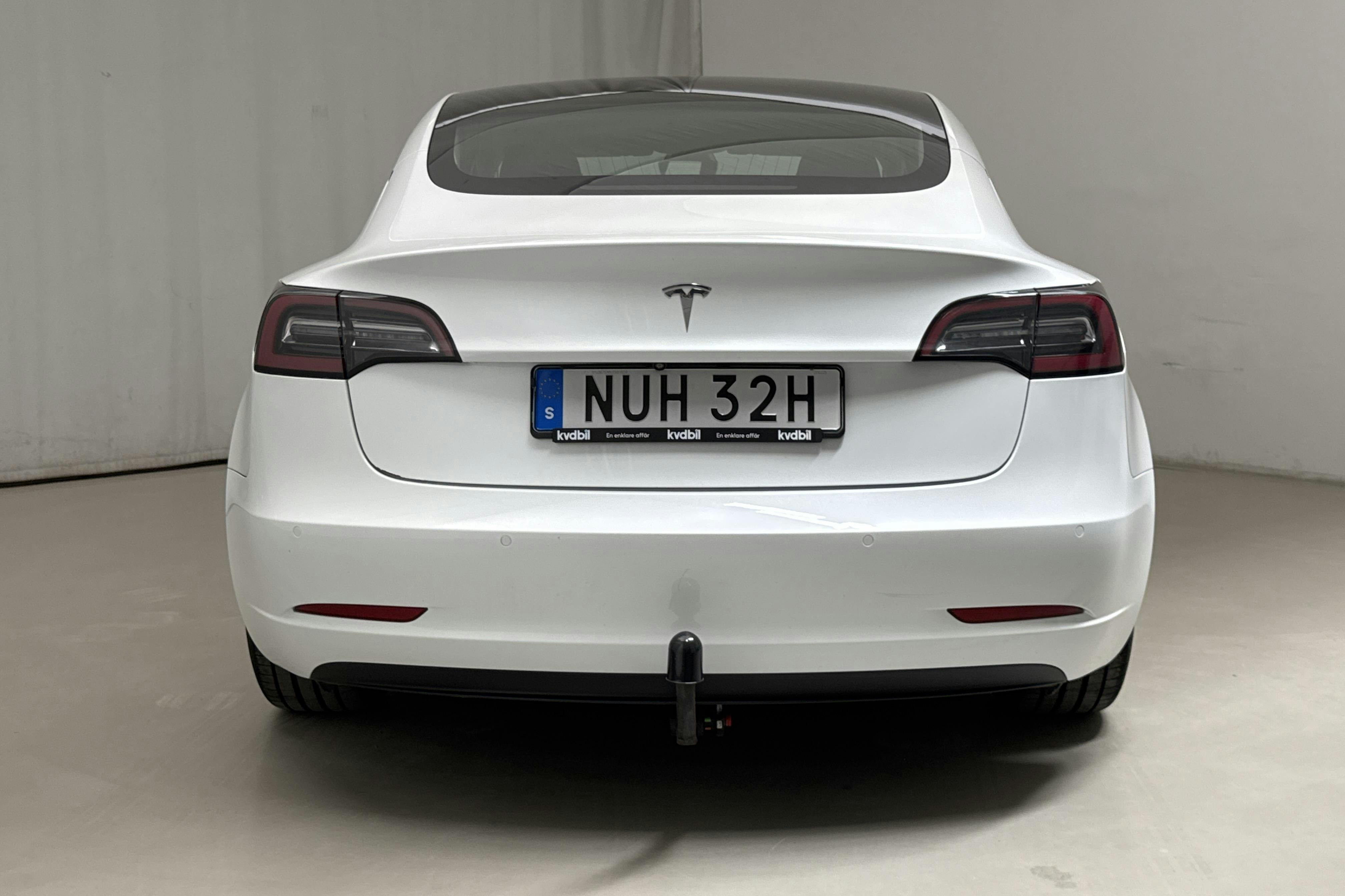 Tesla Model 3 Standard Range RWD - 11 856 mil - Automat - vit - 2020