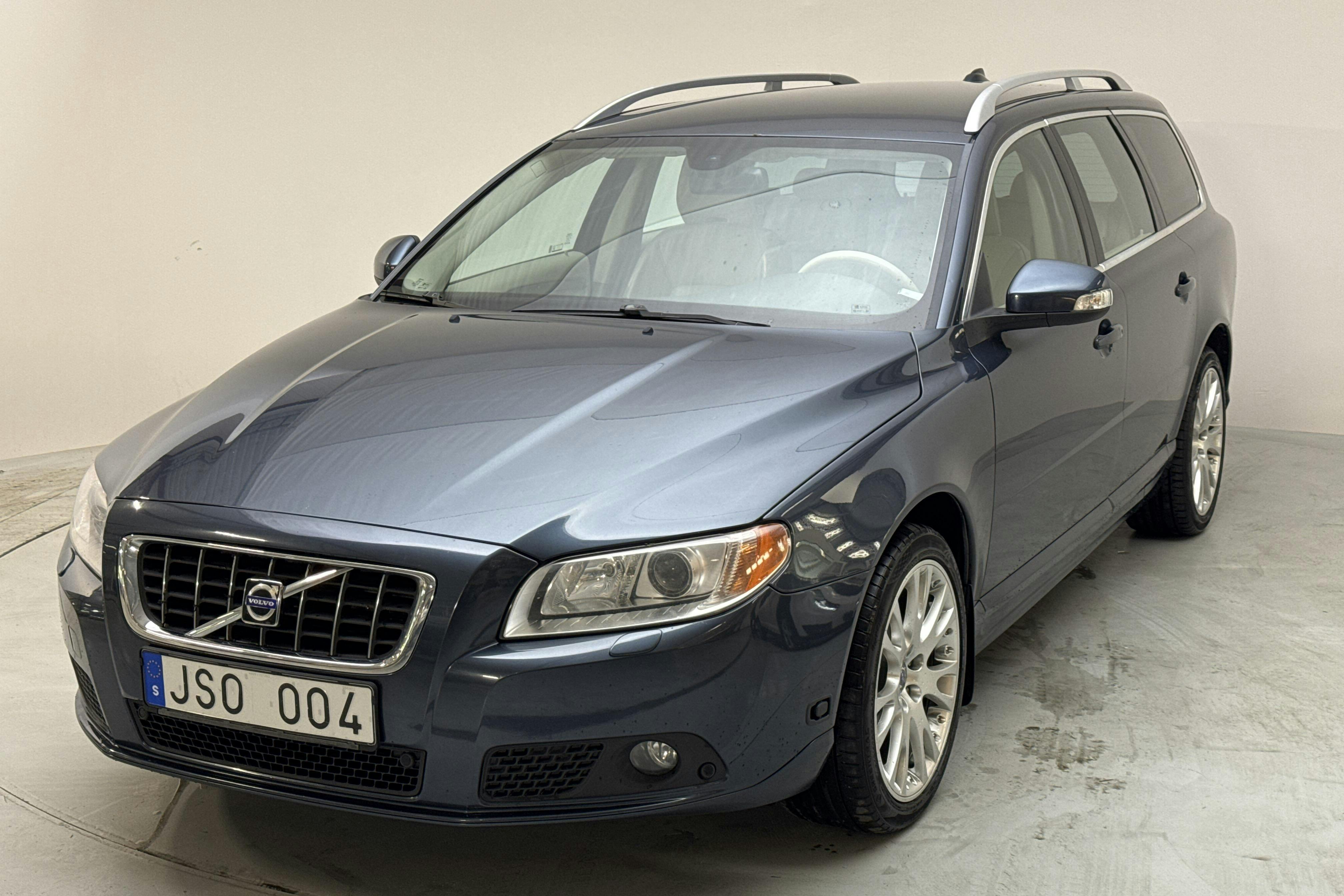 Volvo V70 II 2.0F (145hk) - 18 586 mil - Automat - blå - 2009