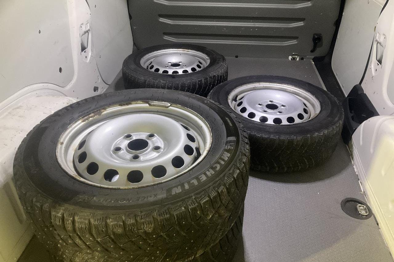 VW Caddy 1.4 TGI Maxi Skåp (110hk) - 21 986 mil - Automat - vit - 2017
