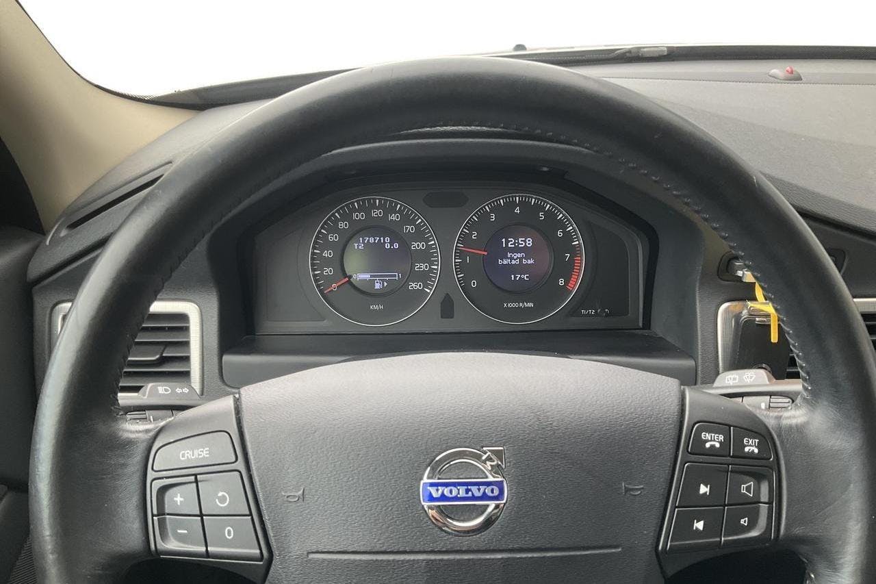 Volvo V70 II 2.5FT (200hk) - 17 871 mil - Manuell - Light Grey - 2009