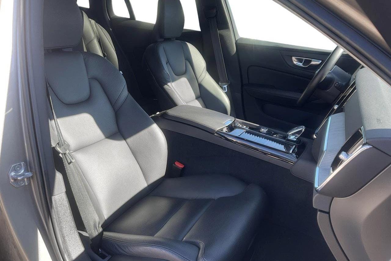 Volvo V60 T8 AWD Twin Engine (390hk) - 14 459 mil - Automat - grå - 2022