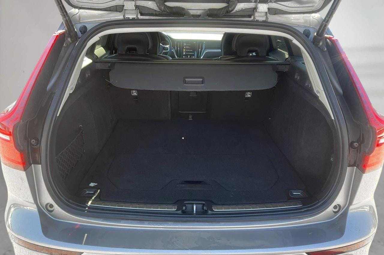 Volvo V60 T8 AWD Twin Engine (390hk) - 14 459 mil - Automat - grå - 2022