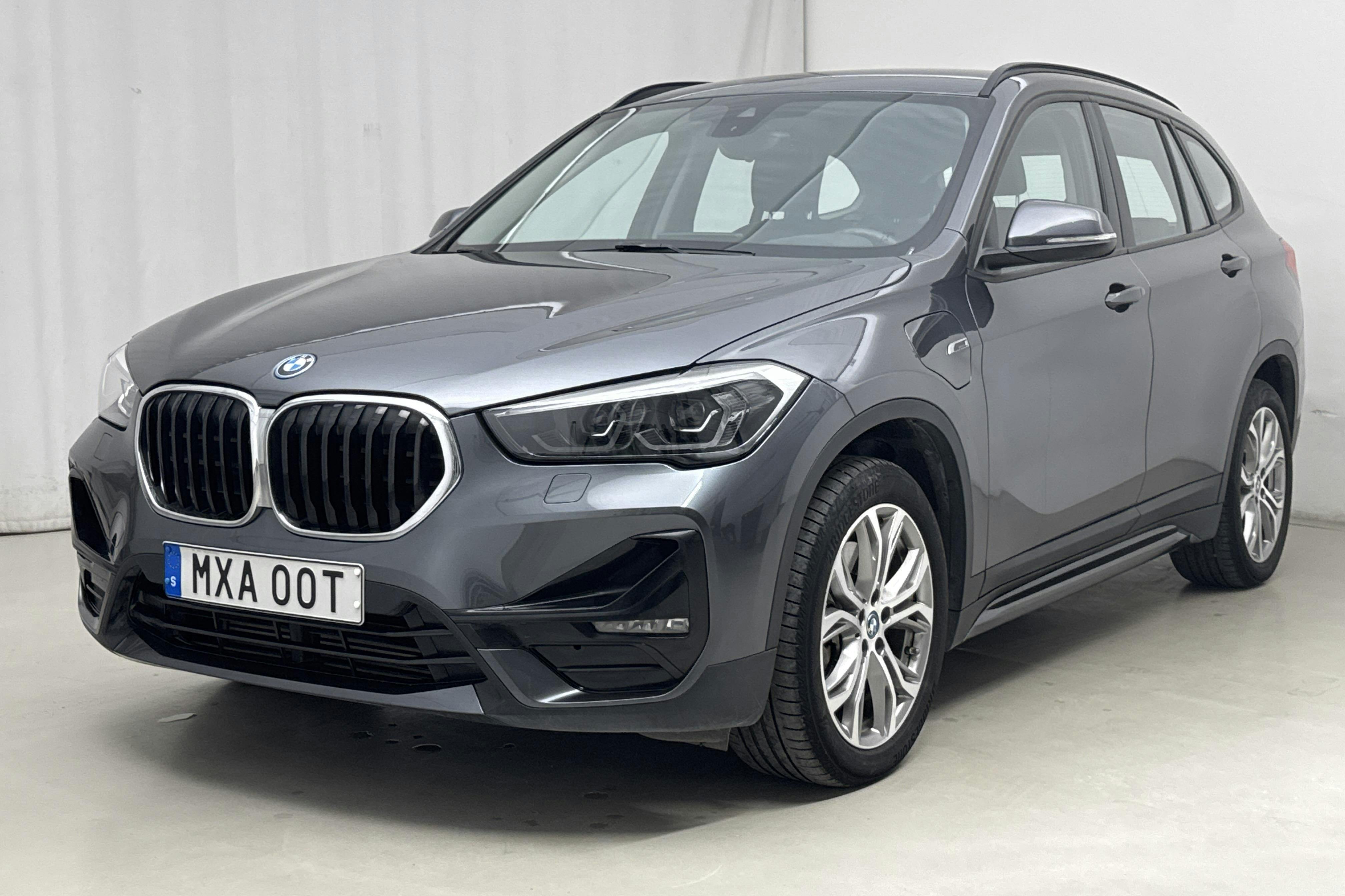 BMW X1 xDrive25e 9,7 kWh LCI, F48 (220hk) - 6 091 mil - Automat - grå - 2022