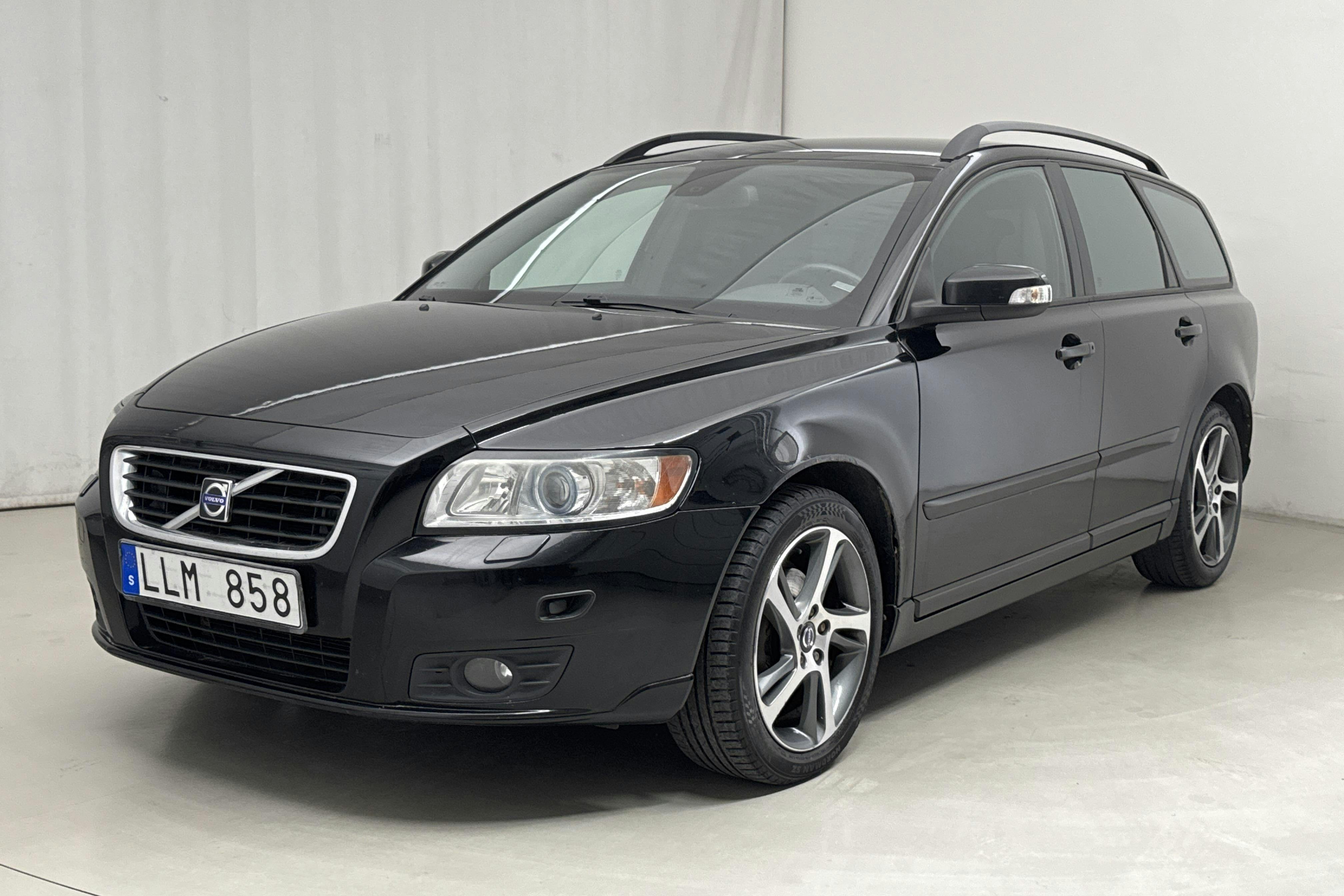 Volvo V50 1.8F (125hk) - 202 170 km - Manual - black - 2008