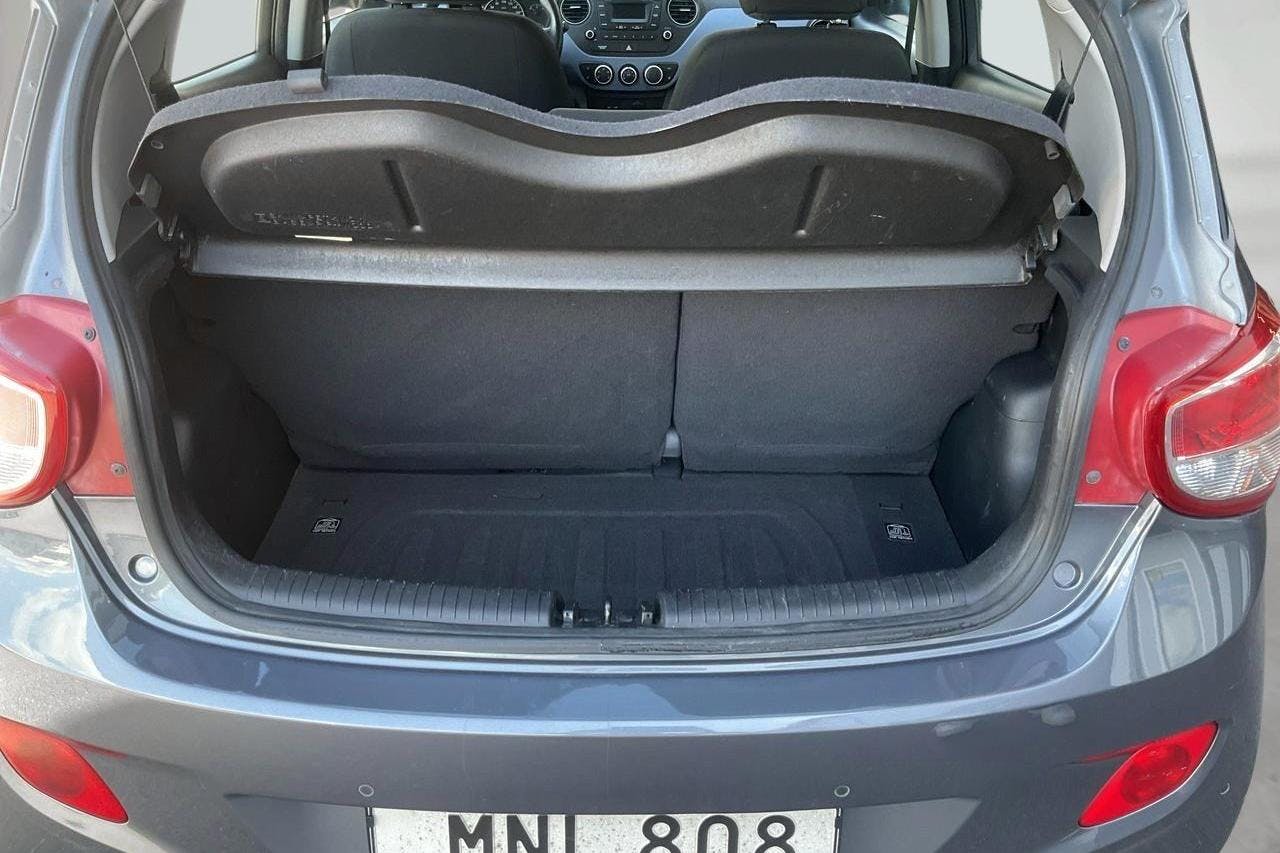 Hyundai i10 1.0 (66hk) - 10 464 mil - Manuell - Dark Grey - 2015