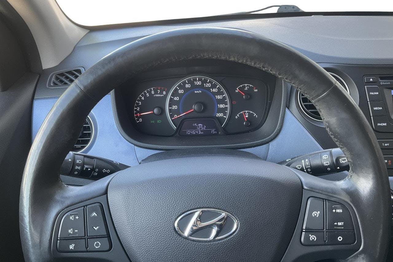Hyundai i10 1.0 (66hk) - 10 464 mil - Manuell - Dark Grey - 2015