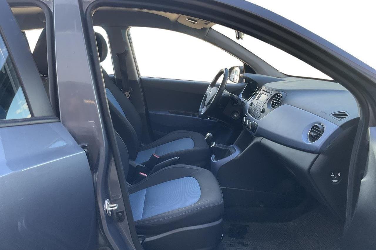 Hyundai i10 1.0 (66hk) - 10 464 mil - Manuell - Dark Grey - 2015