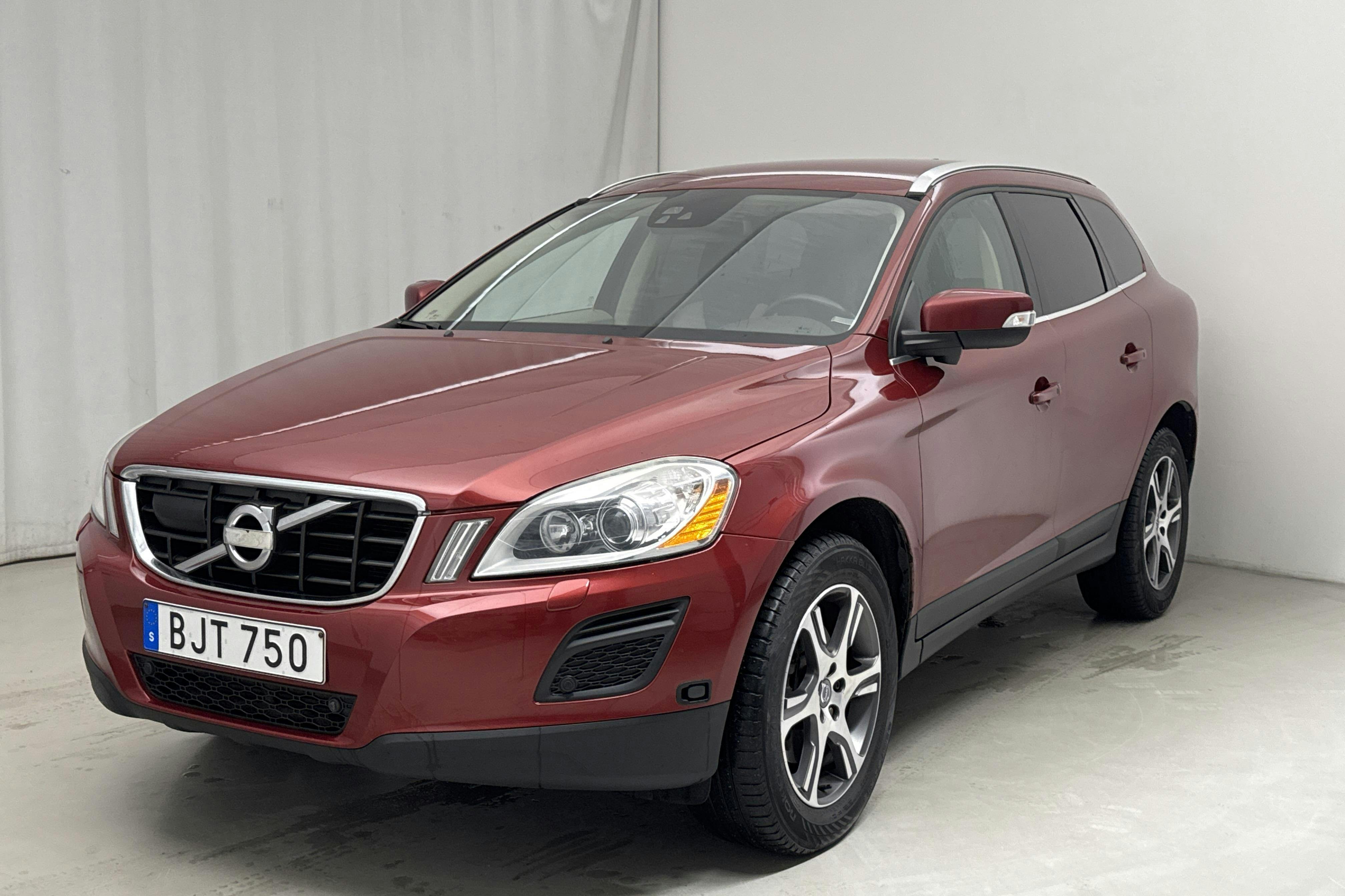 Volvo XC60 D5 AWD (215hk) - 18 412 mil - Automat - Dark Red - 2013