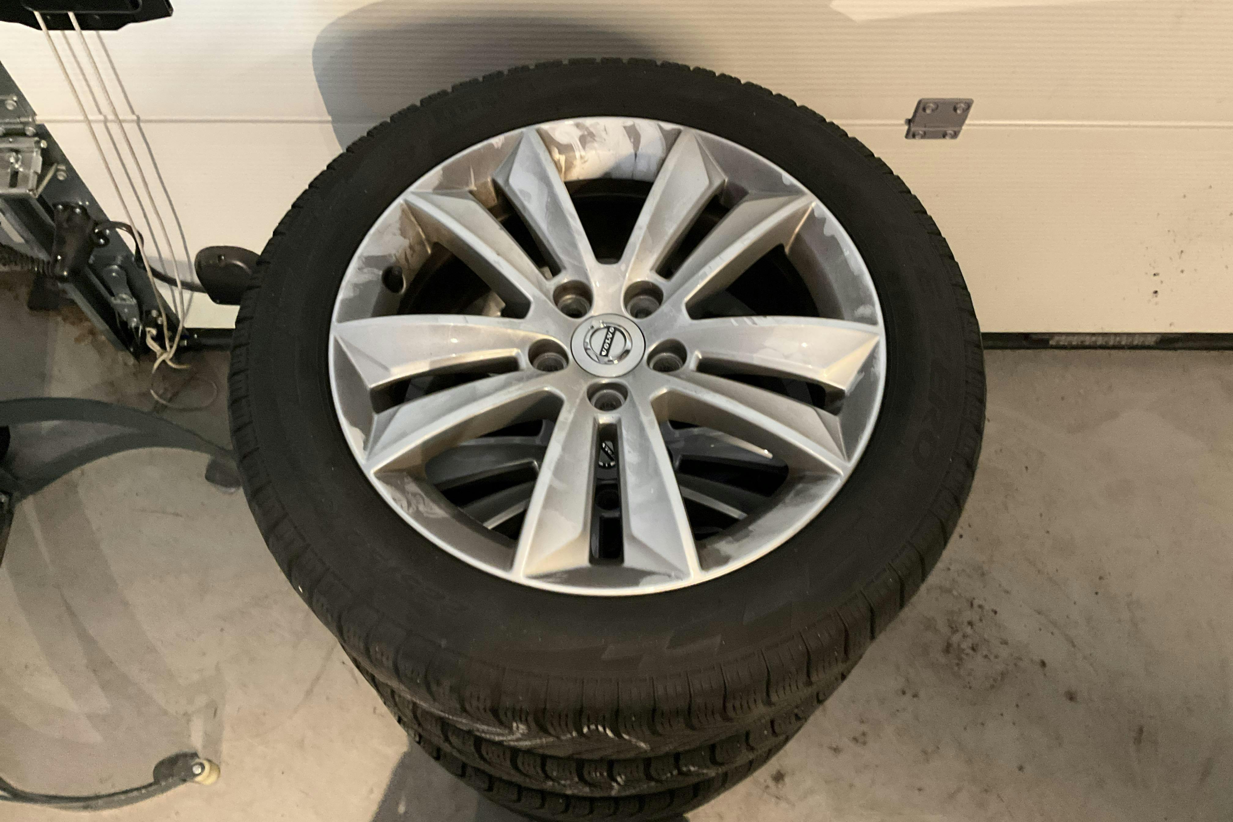 Volvo V60 D4 (190hk) - 14 957 mil - Automat - grå - 2021