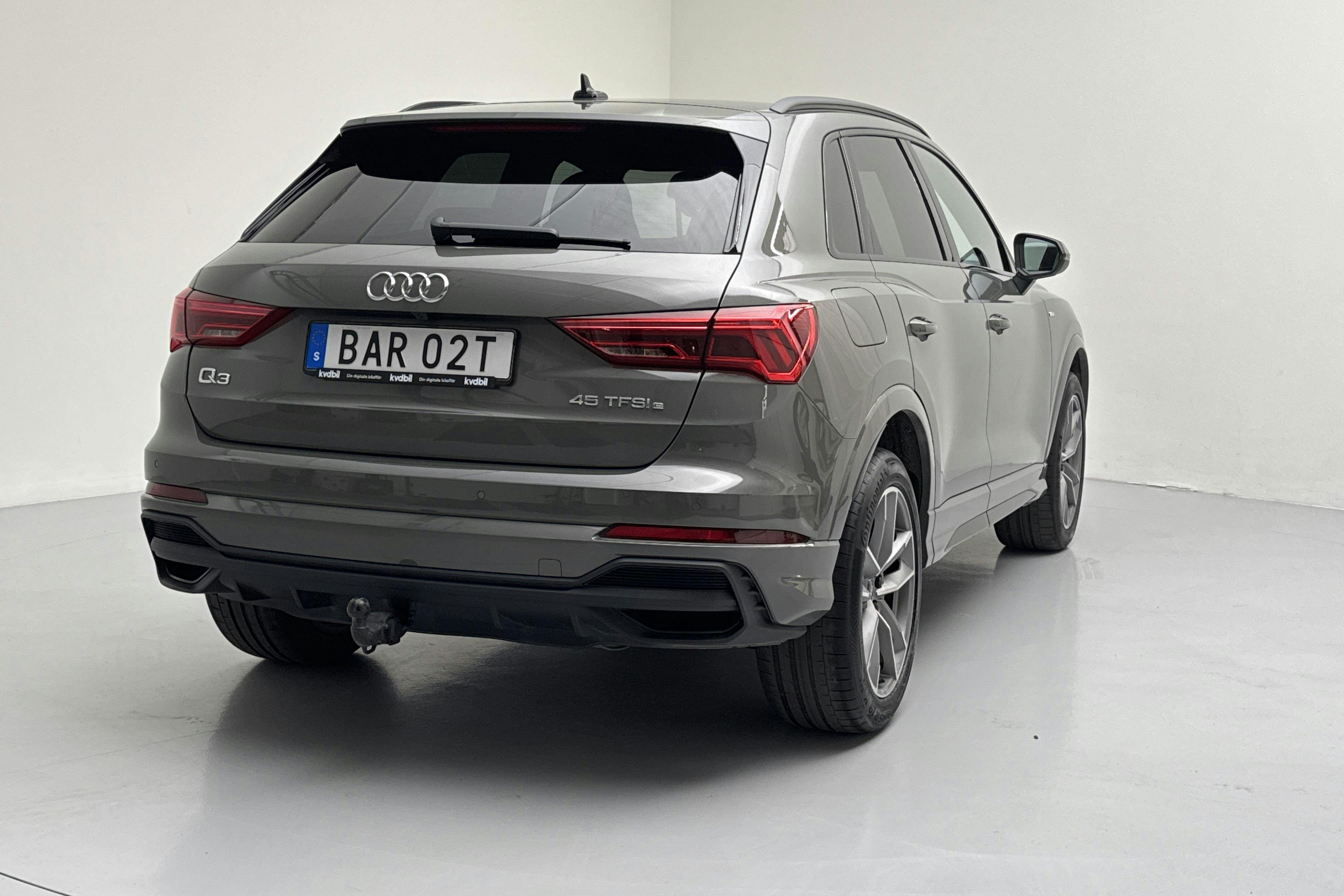 Audi Q3 45 TFSI e (245hk) - 42 360 km - Automatic - gray - 2024