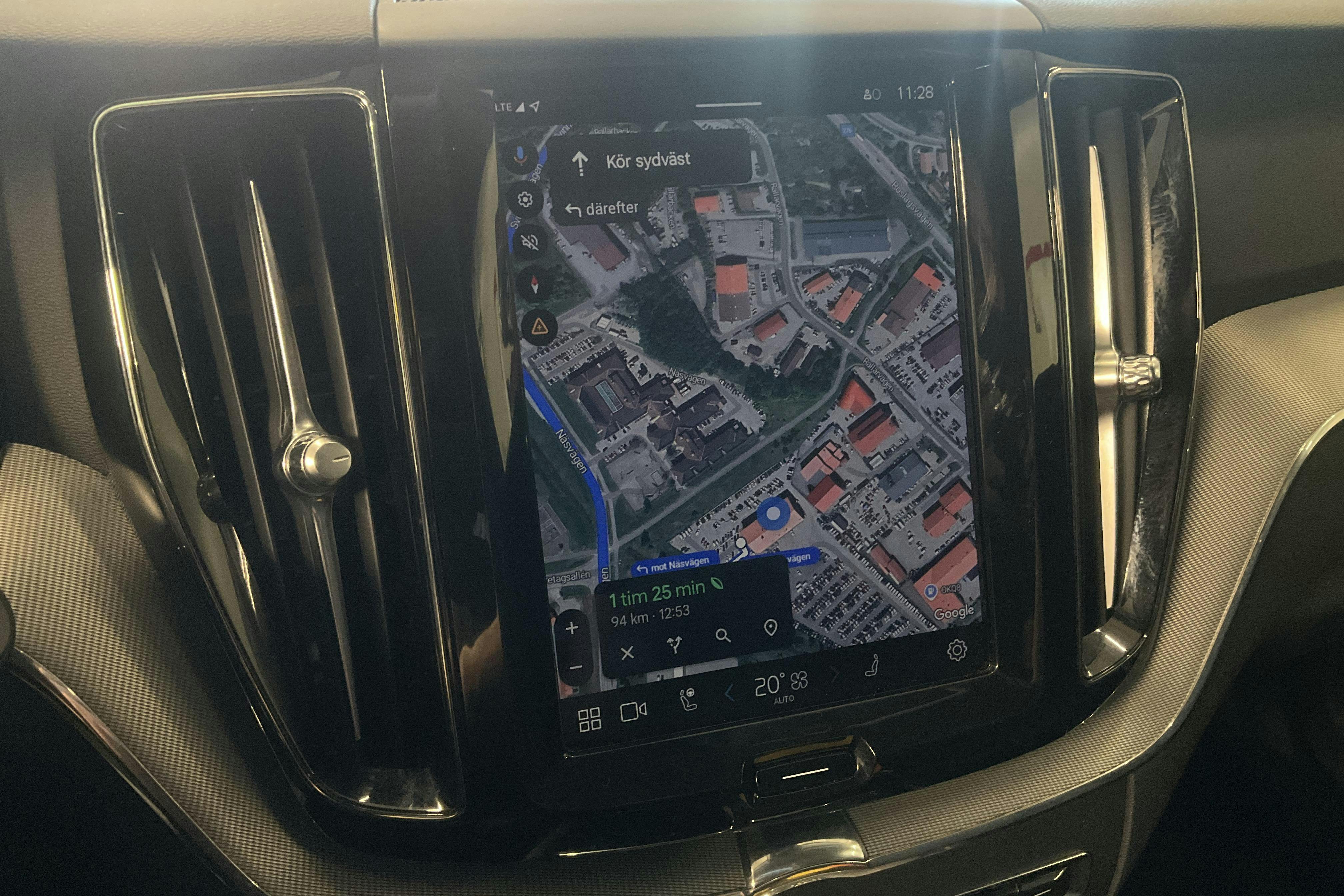 Volvo XC60 T6 AWD Recharge (350hk) - 11 202 mil - Automat - grå - 2024