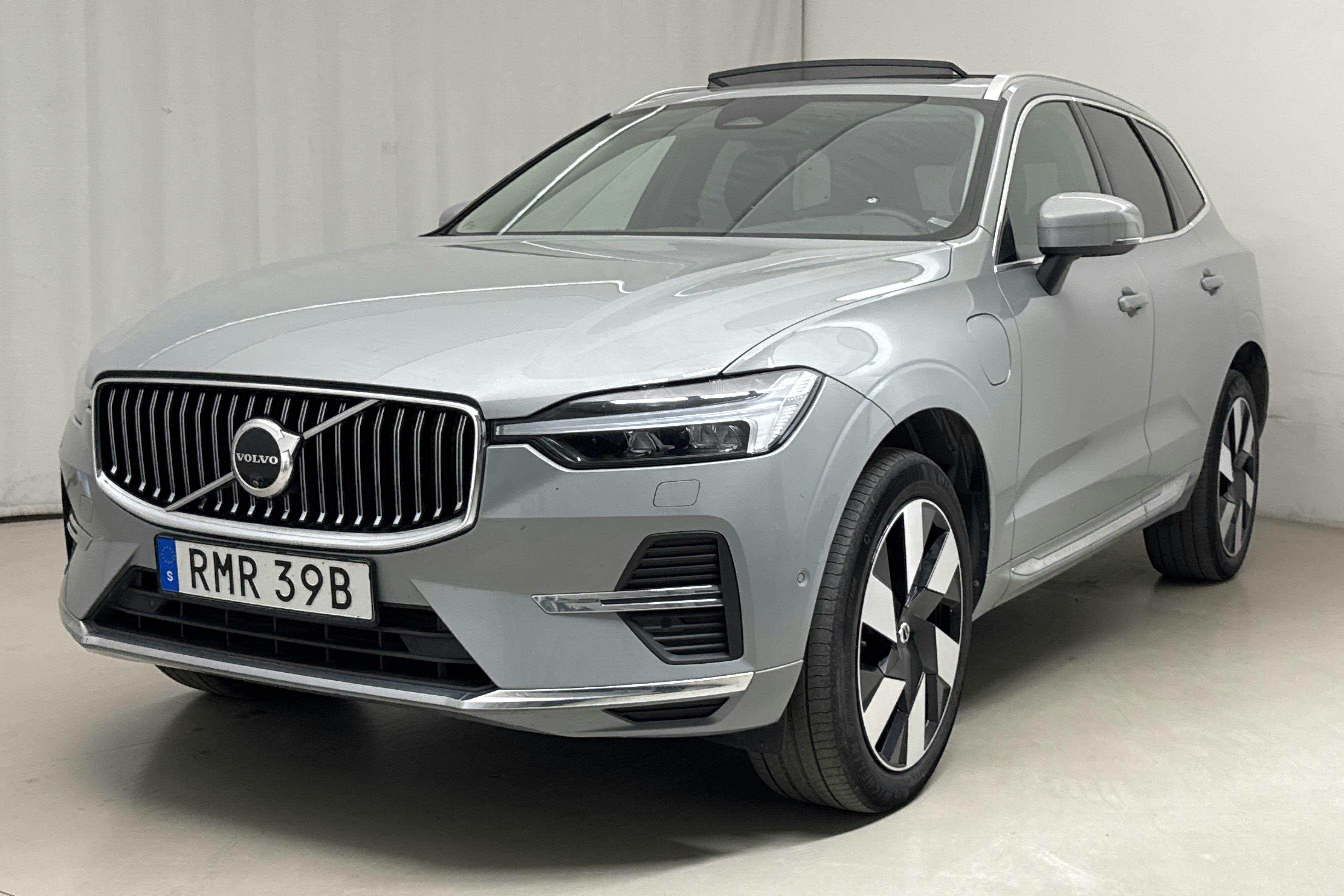Volvo XC60 T6 AWD Recharge (350hk) - 11 202 mil - Automat - grå - 2024