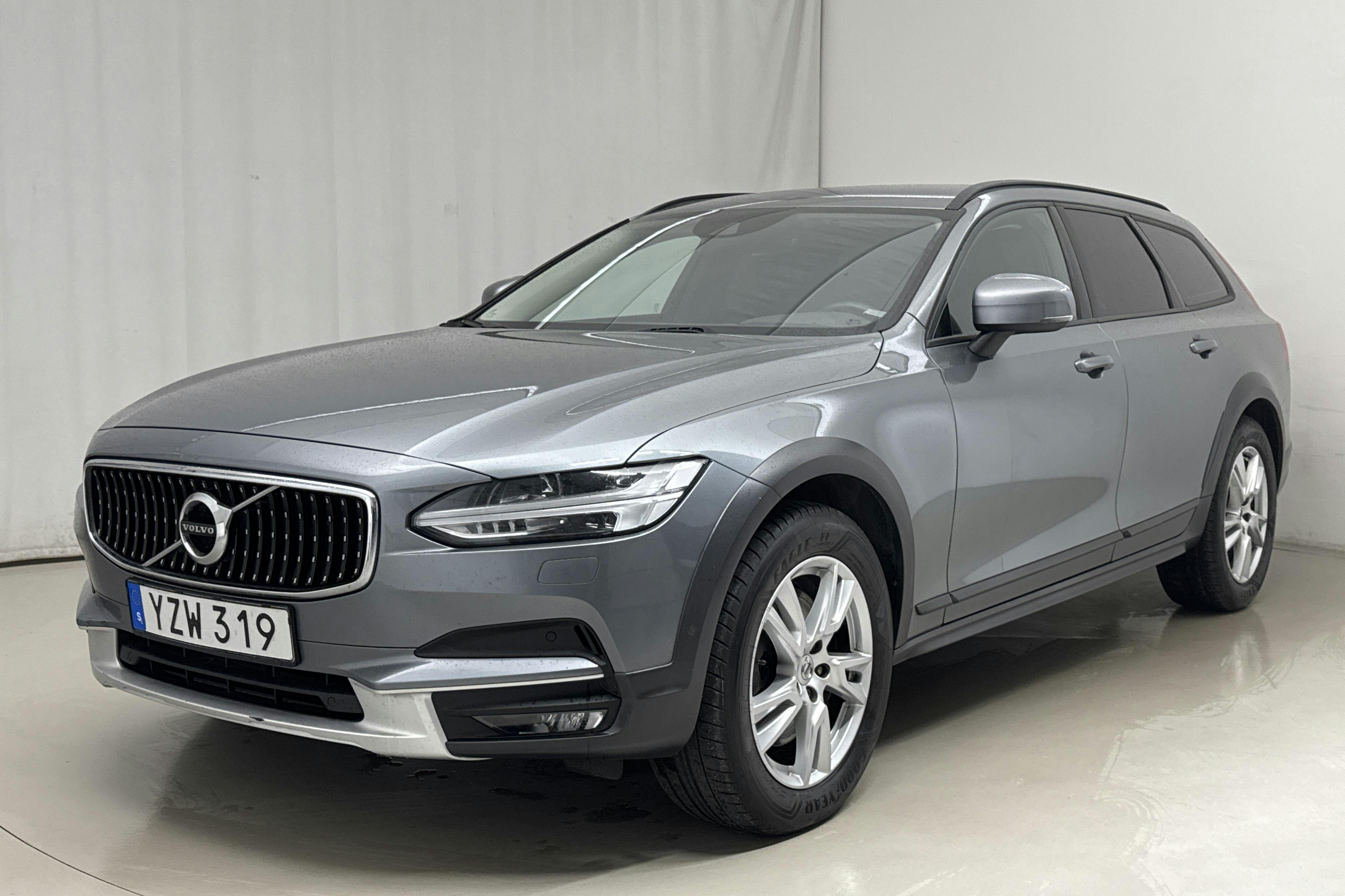 Volvo V90 D4 Cross Country AWD (190hk) - 11 100 mil - Automat - grå - 2018