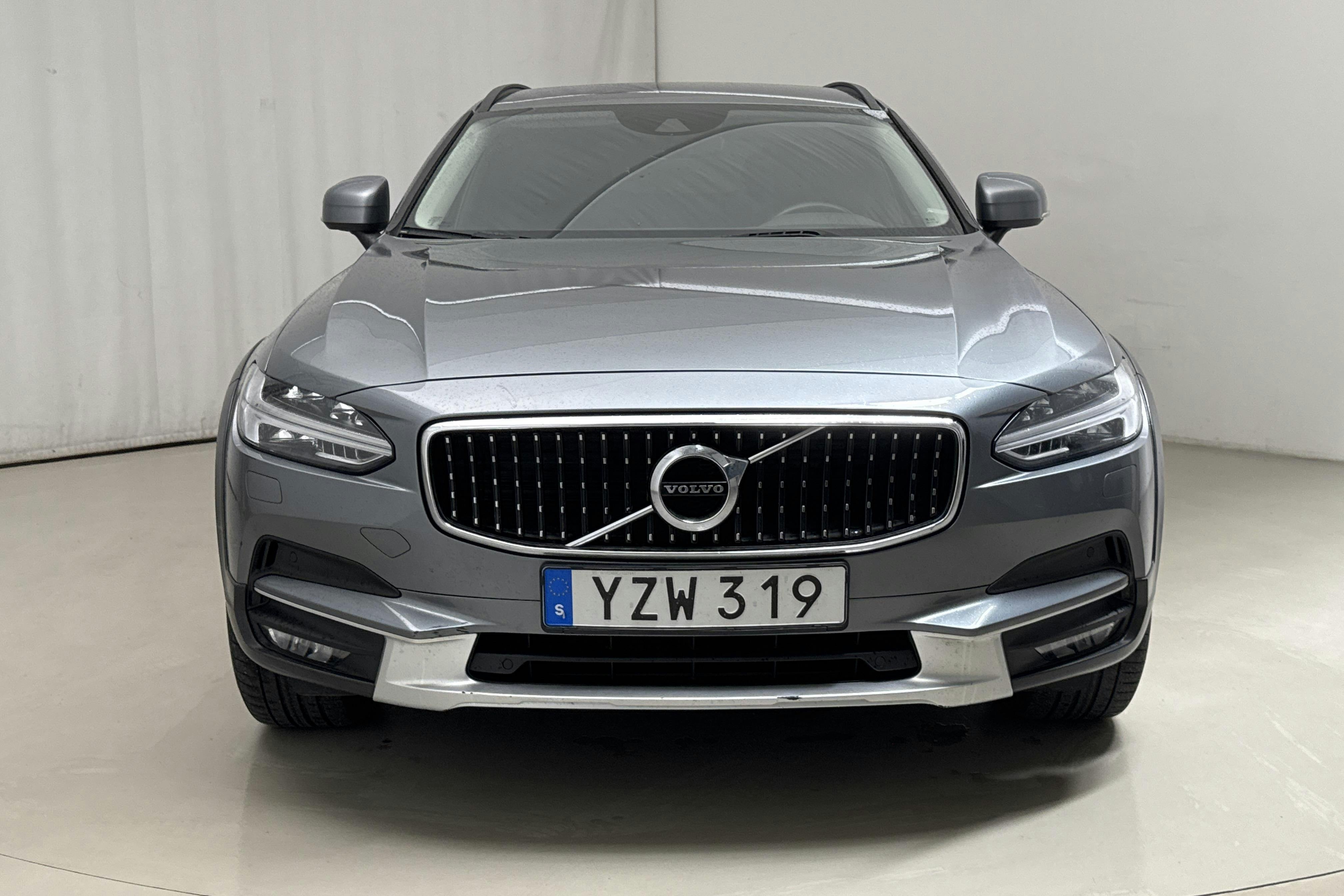 Volvo V90 D4 Cross Country AWD (190hk) - 11 100 mil - Automat - grå - 2018