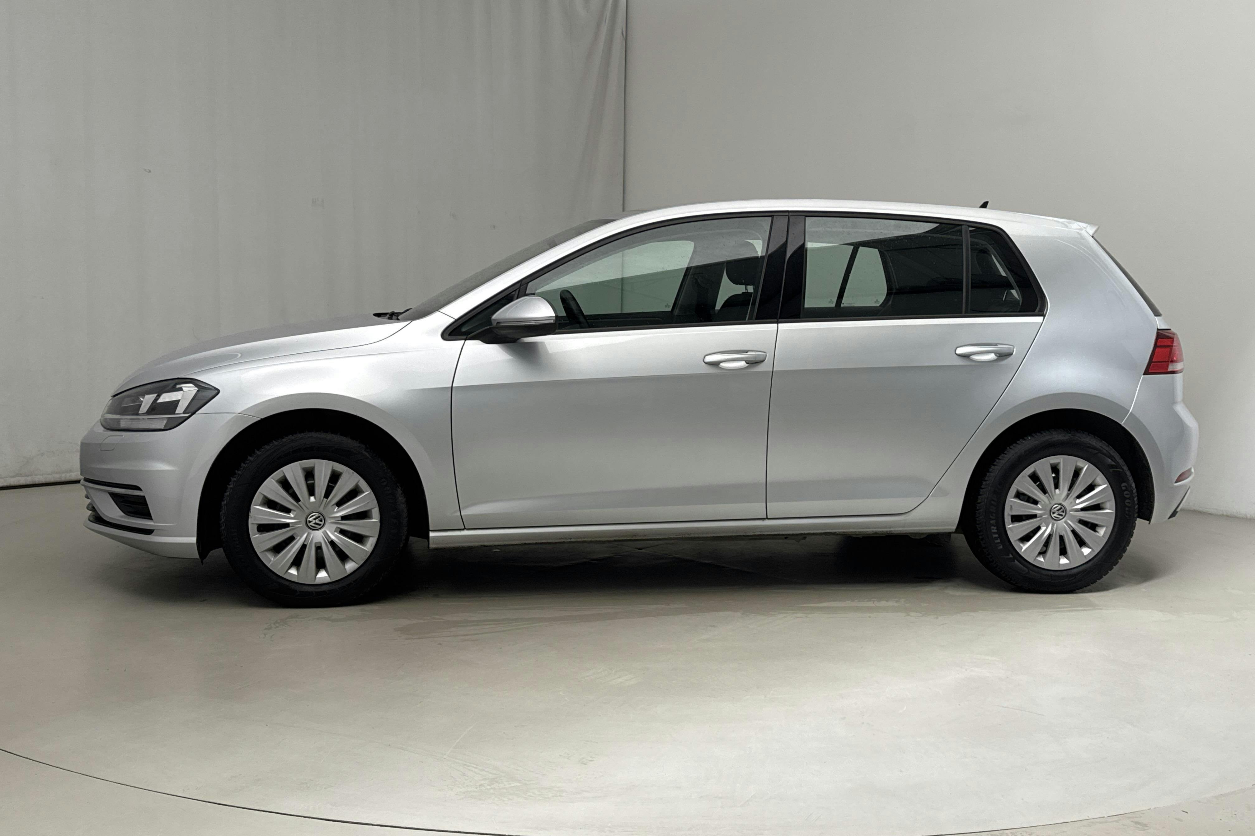 VW Golf VII 1.0 TSI 5dr (110hk) - 8 243 mil - Manuell - silver - 2018