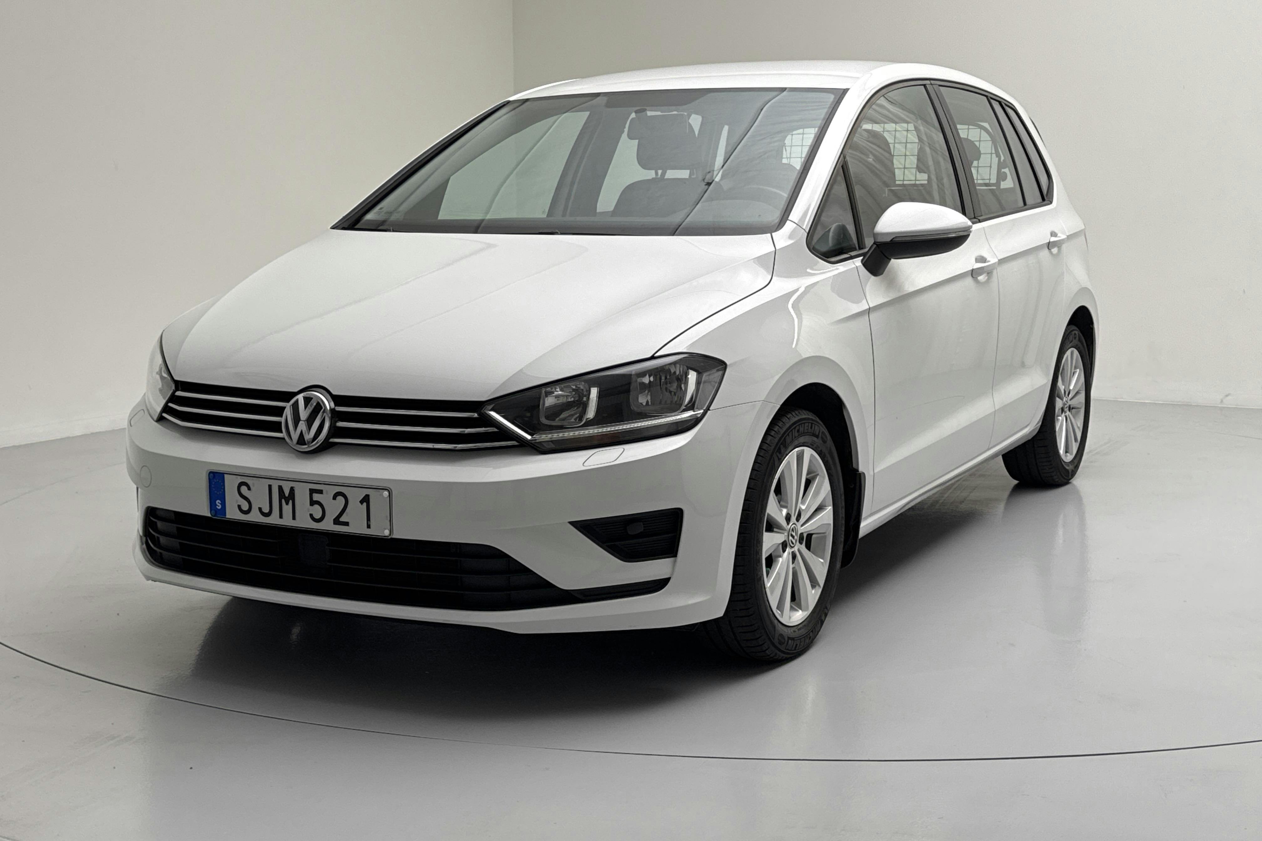 VW Golf VII 1.2 TSI BlueMotion Technology Sportsvan (110hk) - 85 780 km - Manualna - biały - 2018