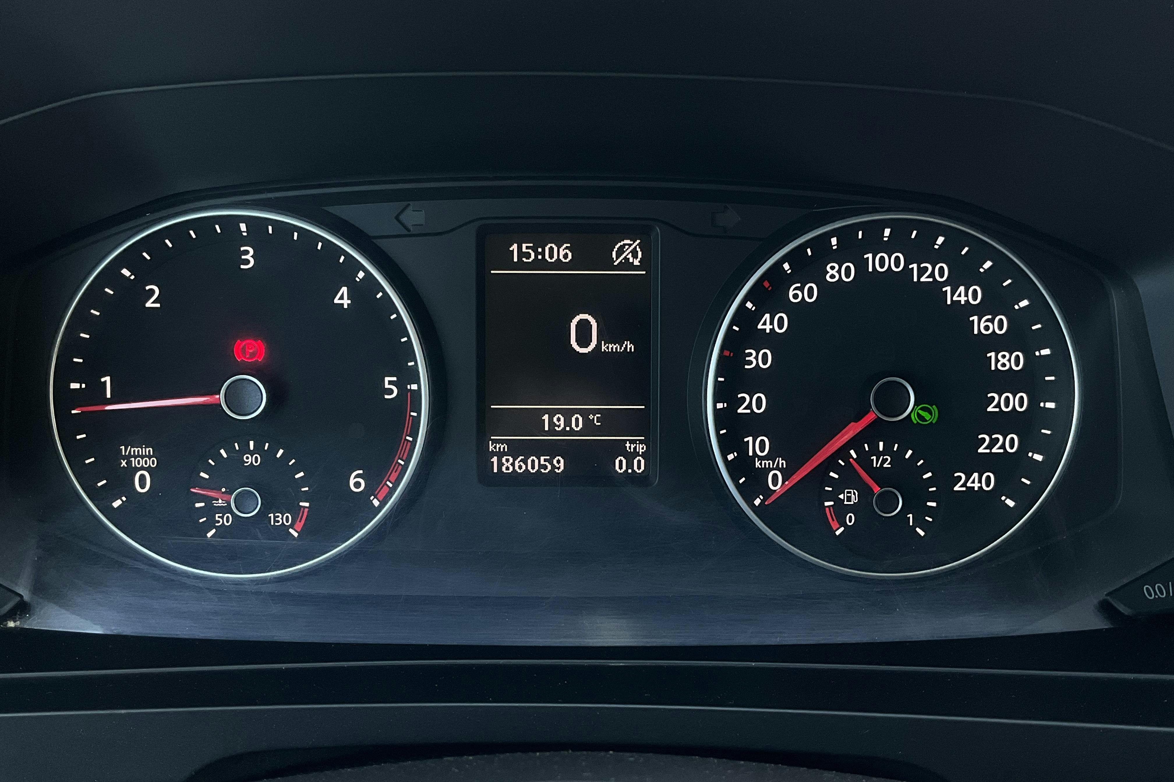 VW Transporter T6 2.0 TDI BMT Skåp (140hk) - 18 606 mil - Automat - vit - 2016