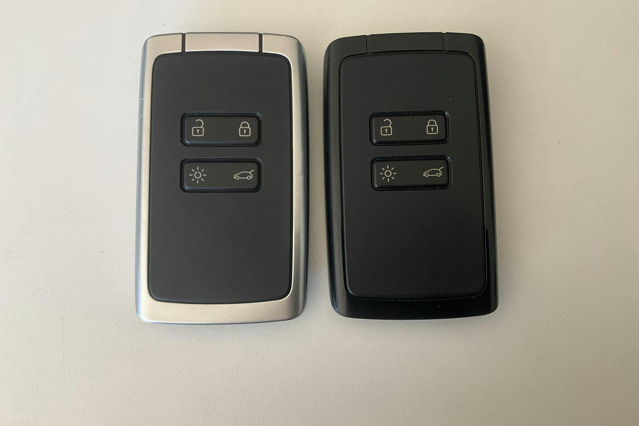 Renault Arkana E-tech (145hk) - 3 249 mil - Automat - svart - 2022