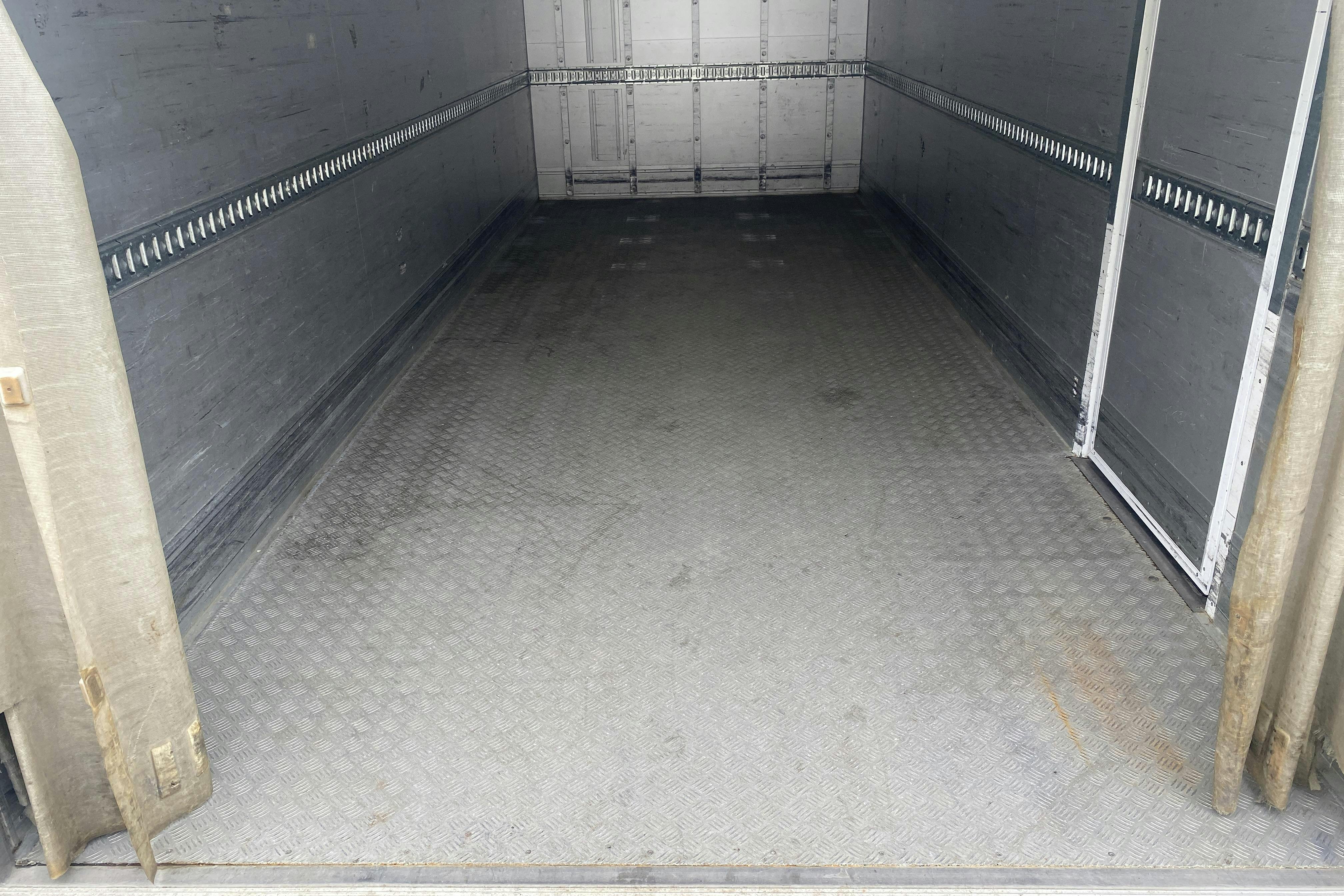 DAF FA LF290I - 189 145 km - Automat - vit - 2017