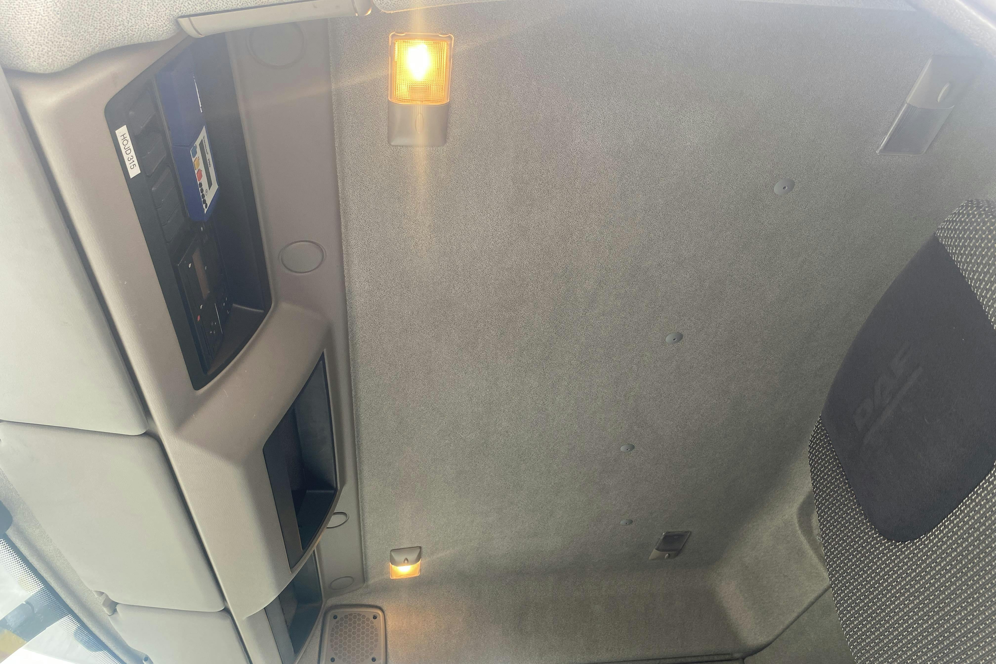 DAF FA LF290I - 189 145 km - Automat - vit - 2017
