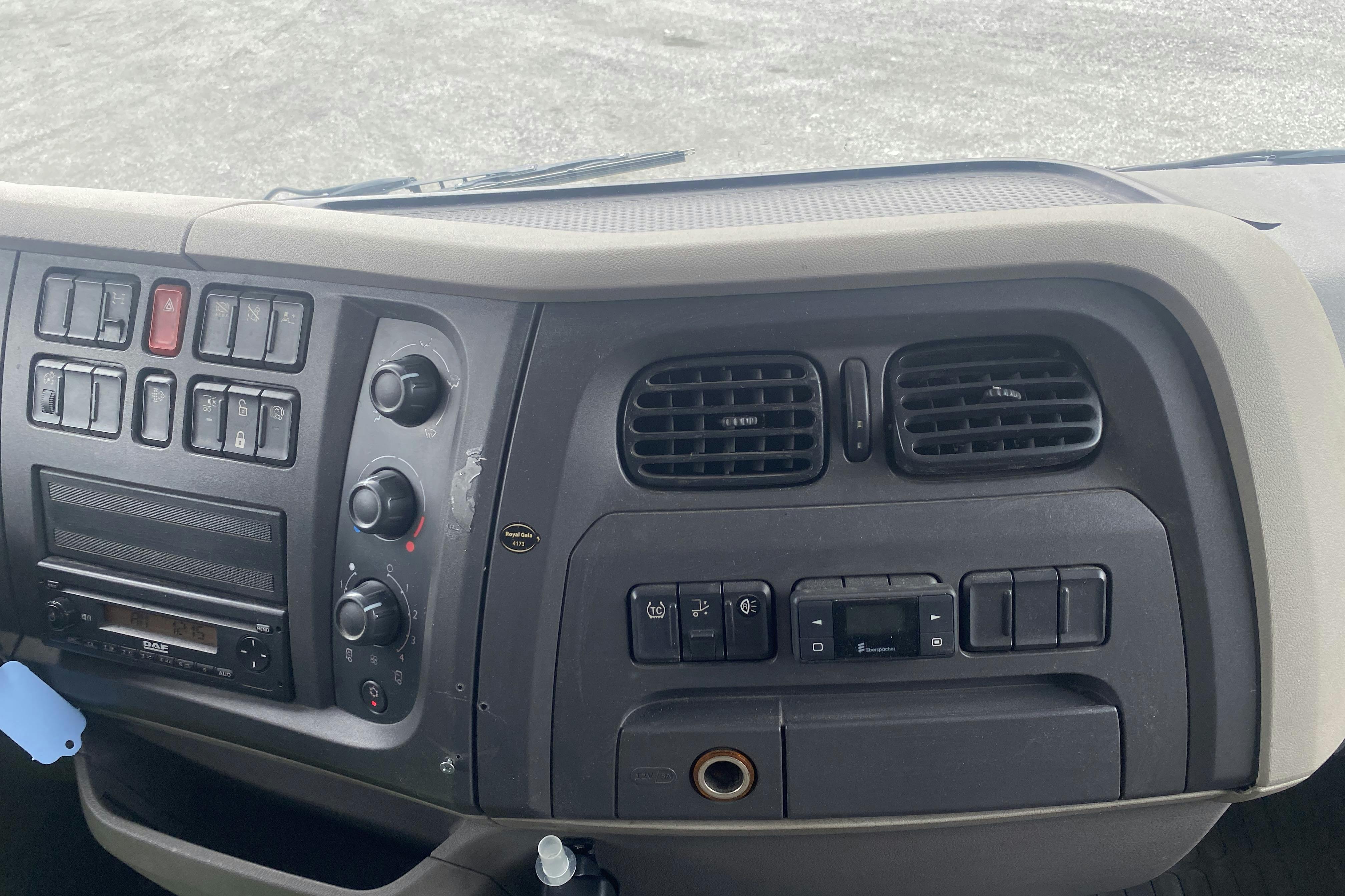 DAF FA LF290I - 189 145 km - Automat - vit - 2017
