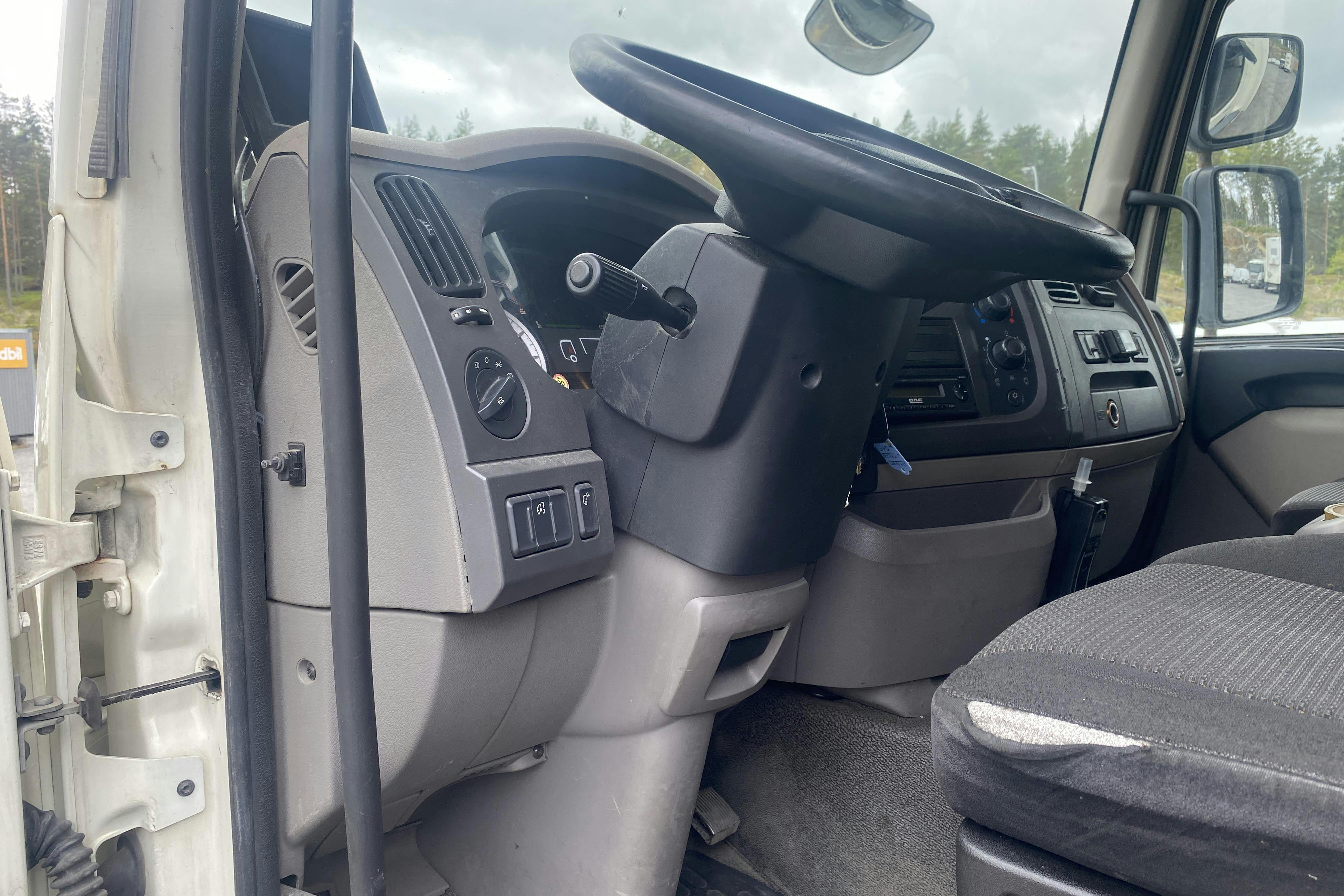 DAF FA LF290I - 189 145 km - Automat - vit - 2017